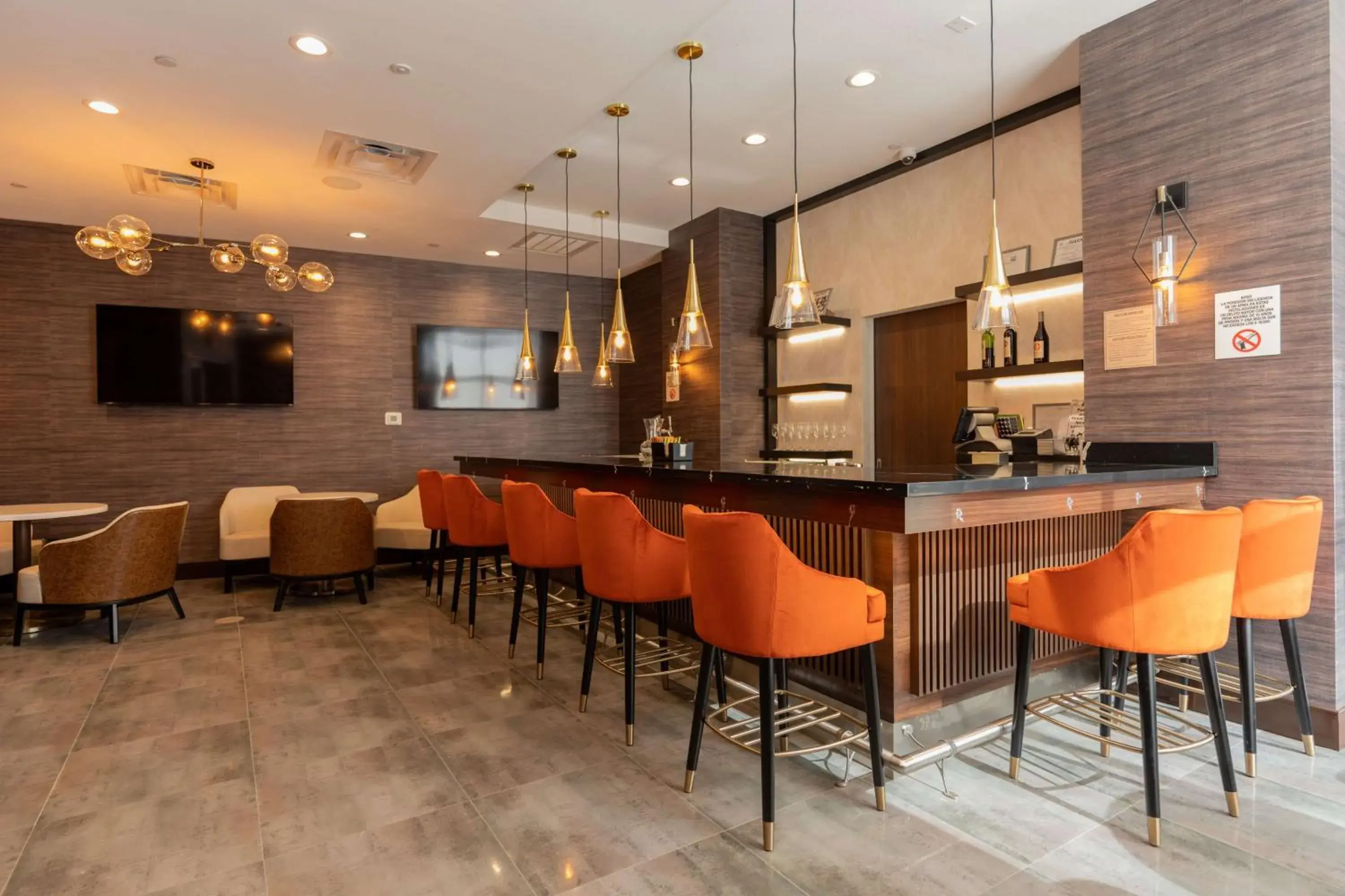 Lounge or bar in Hampton Inn & Suites Sugar Land, Tx Lounge or bar in Hampton Inn & Suites Sugar Land, Tx
