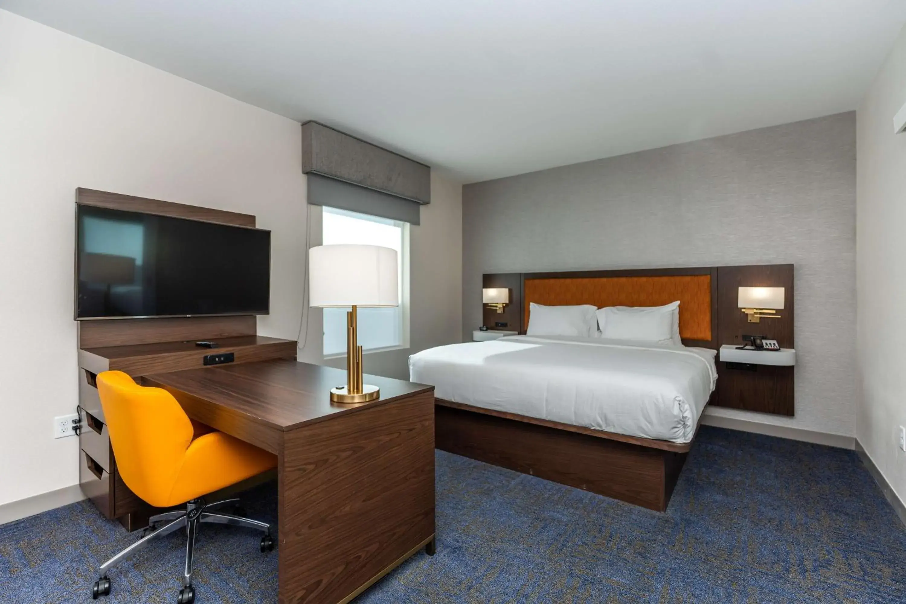 Bedroom, Bed in Hampton Inn & Suites Sugar Land, Tx Bedroom, Bed in Hampton Inn & Suites Sugar Land, Tx