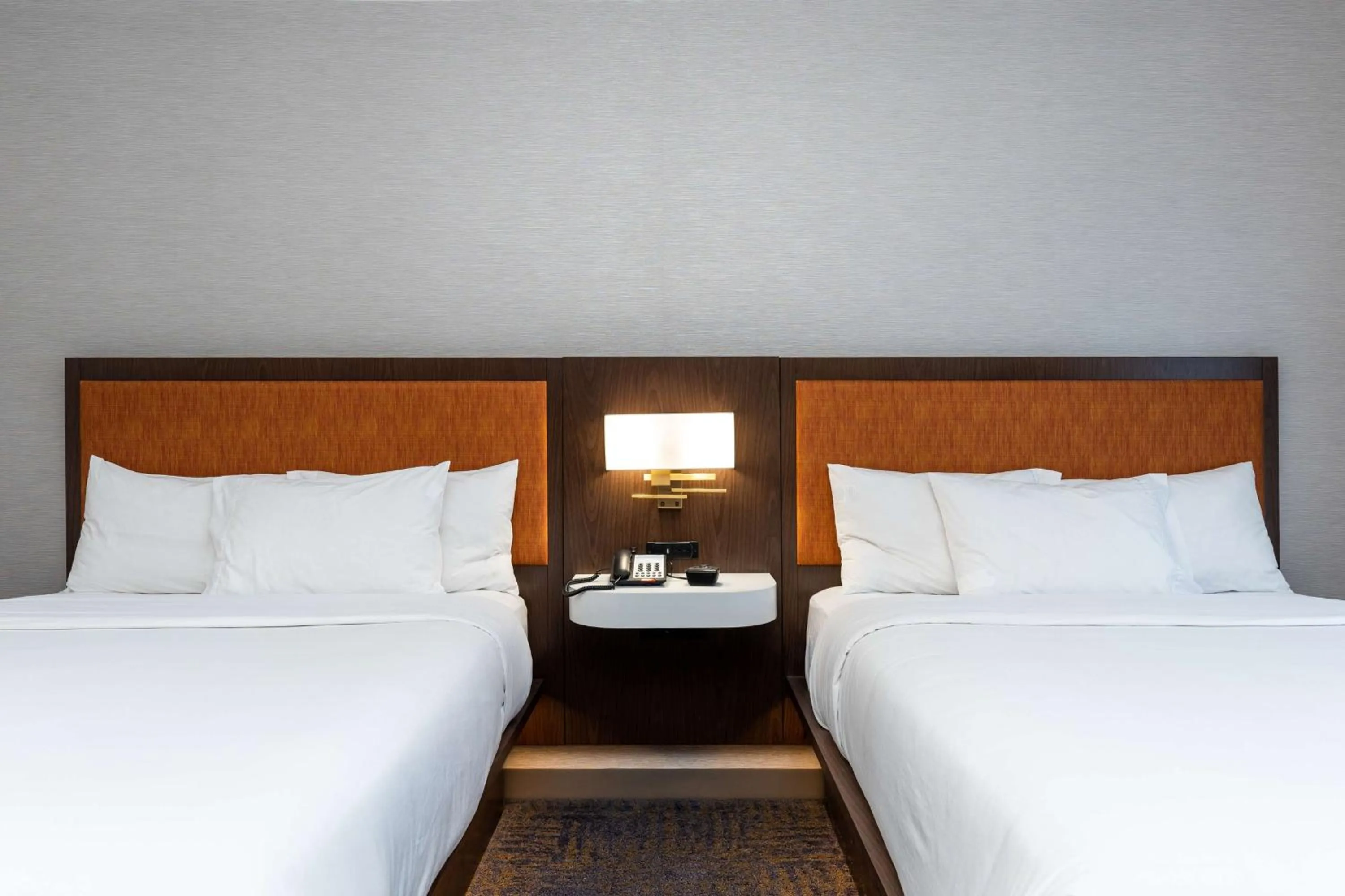 Bed in Hampton Inn & Suites Sugar Land, Tx