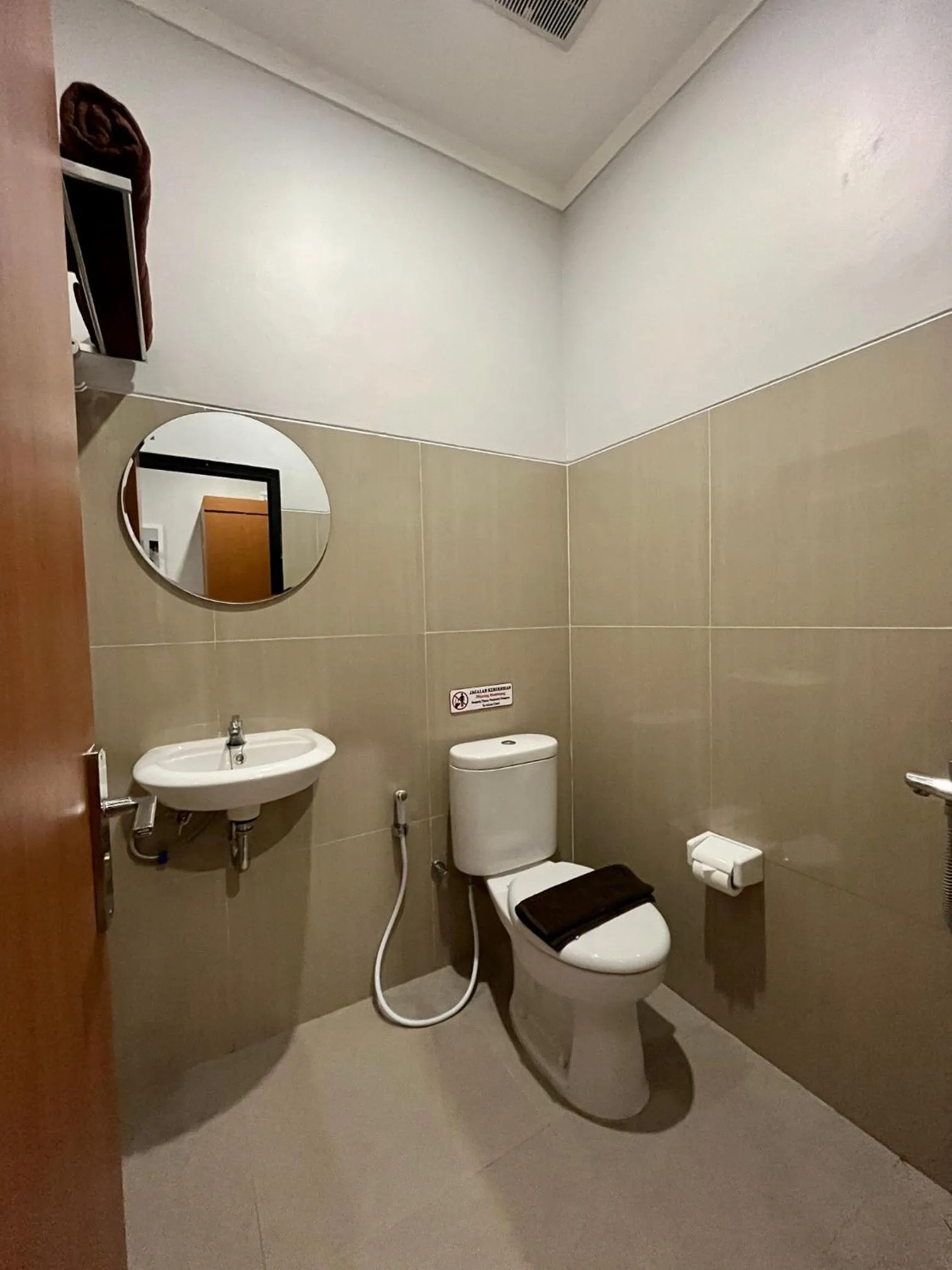 Bathroom in DENZ Express Bintaro