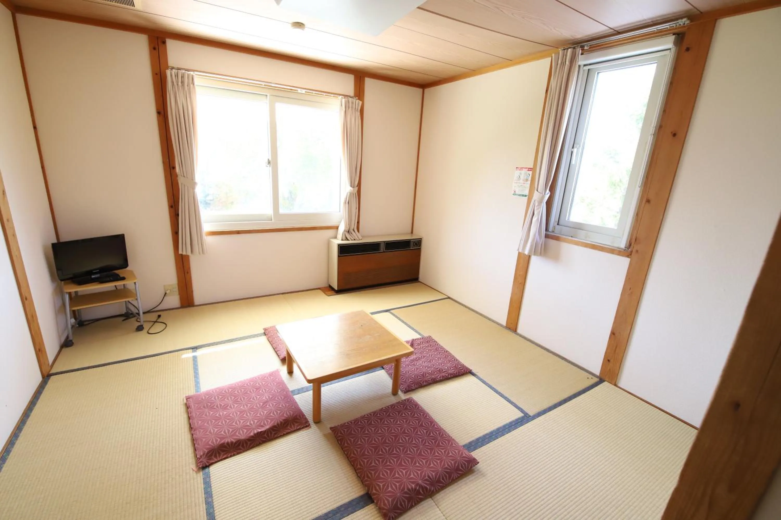 Photo of the whole room in Lakeside Hotels Kuore