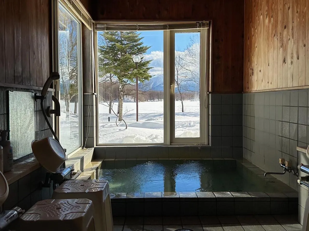 Public Bath in Lakeside Hotels Kuore