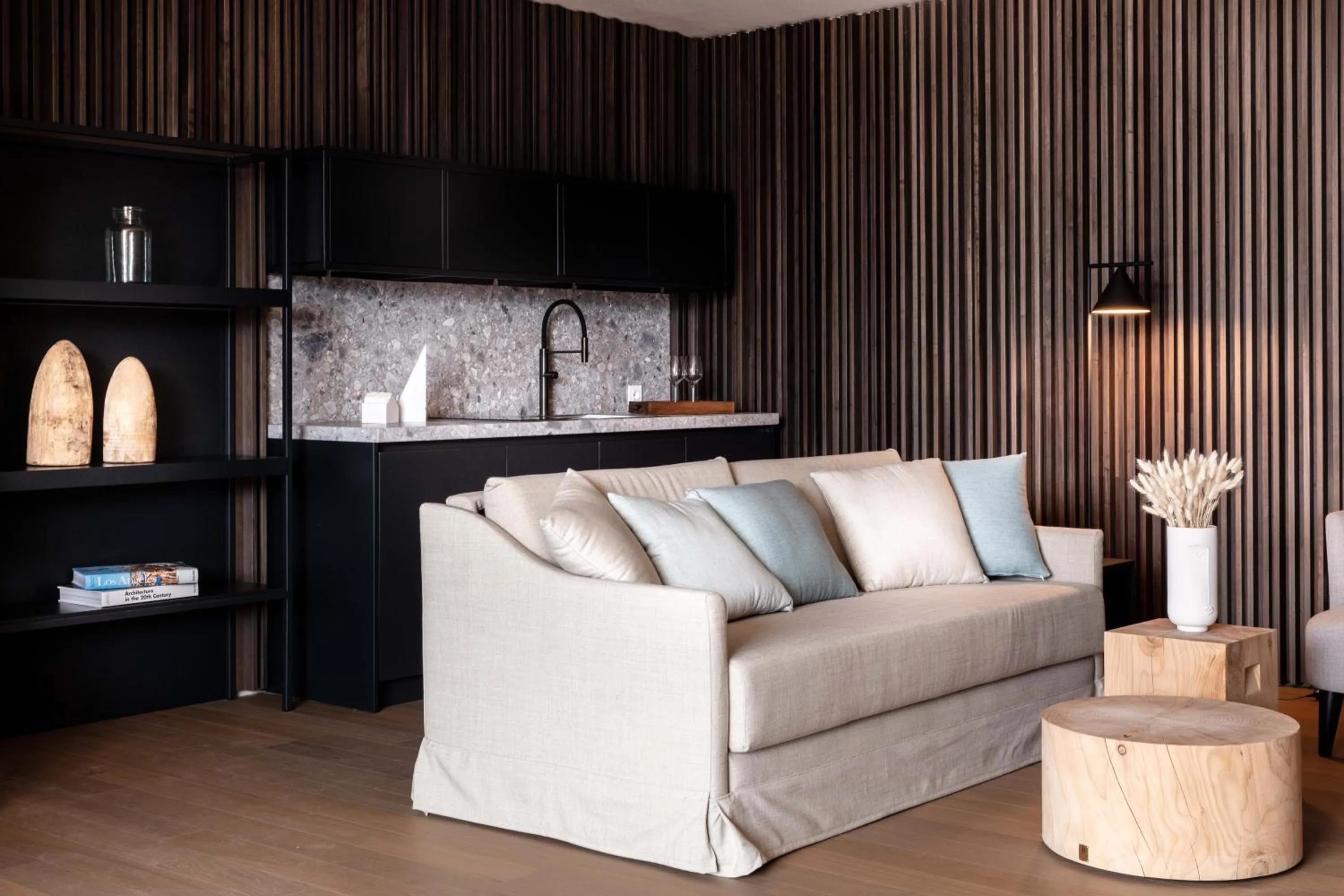 Living room in Laqua by the lake