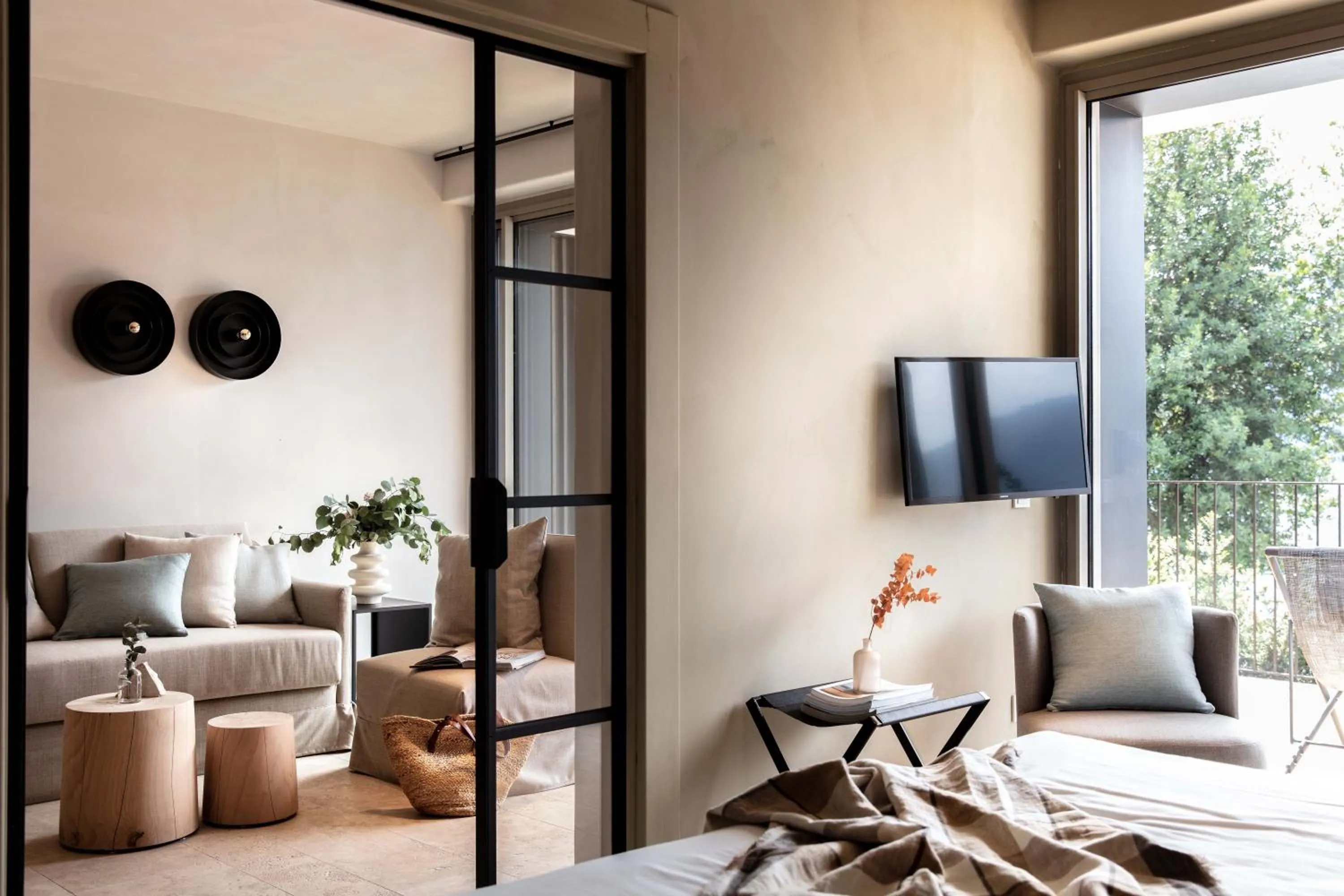 Living room in Laqua by the lake