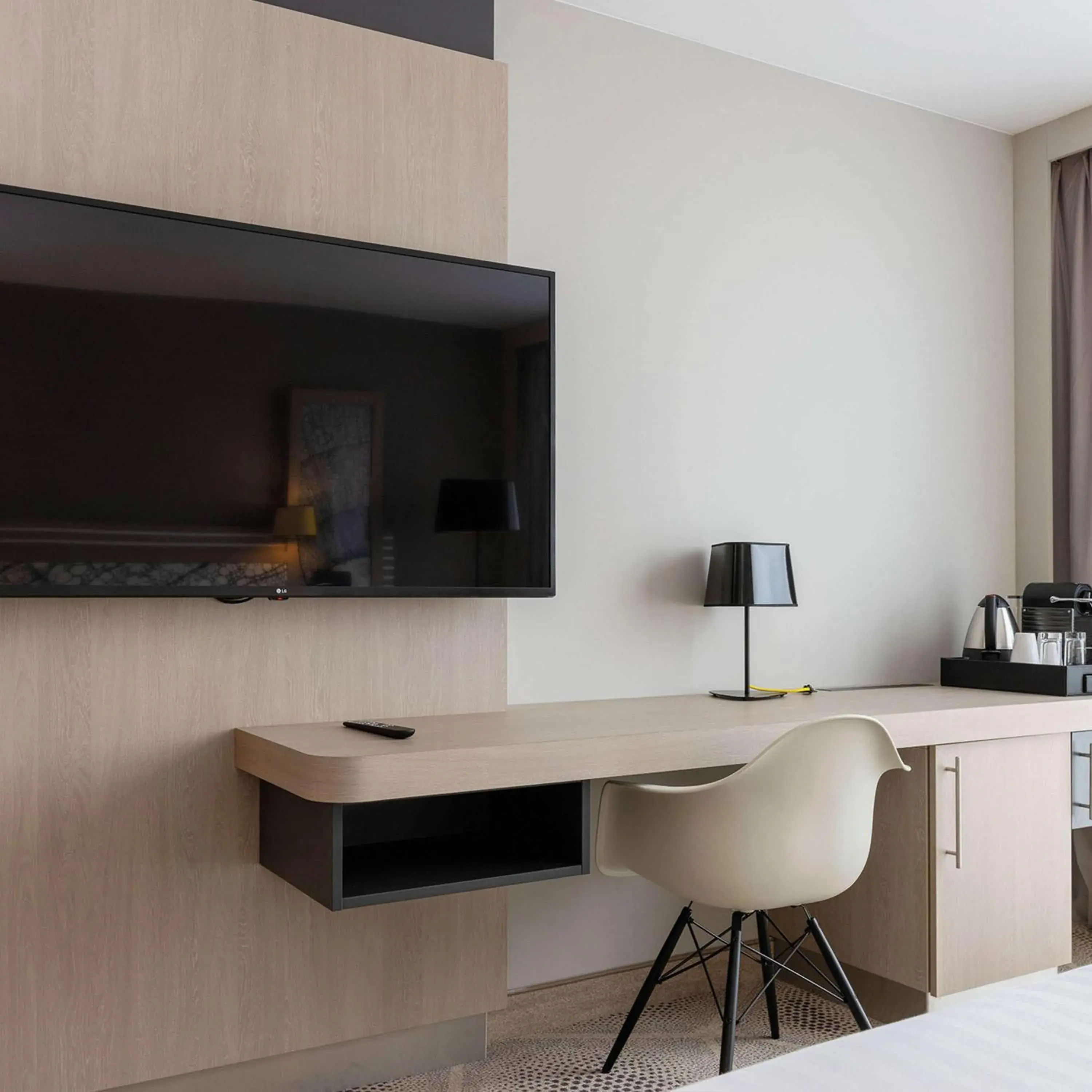 Queen Room in Hilton Garden Inn Tours Centre, France Queen Room in Hilton Garden Inn Tours Centre, France