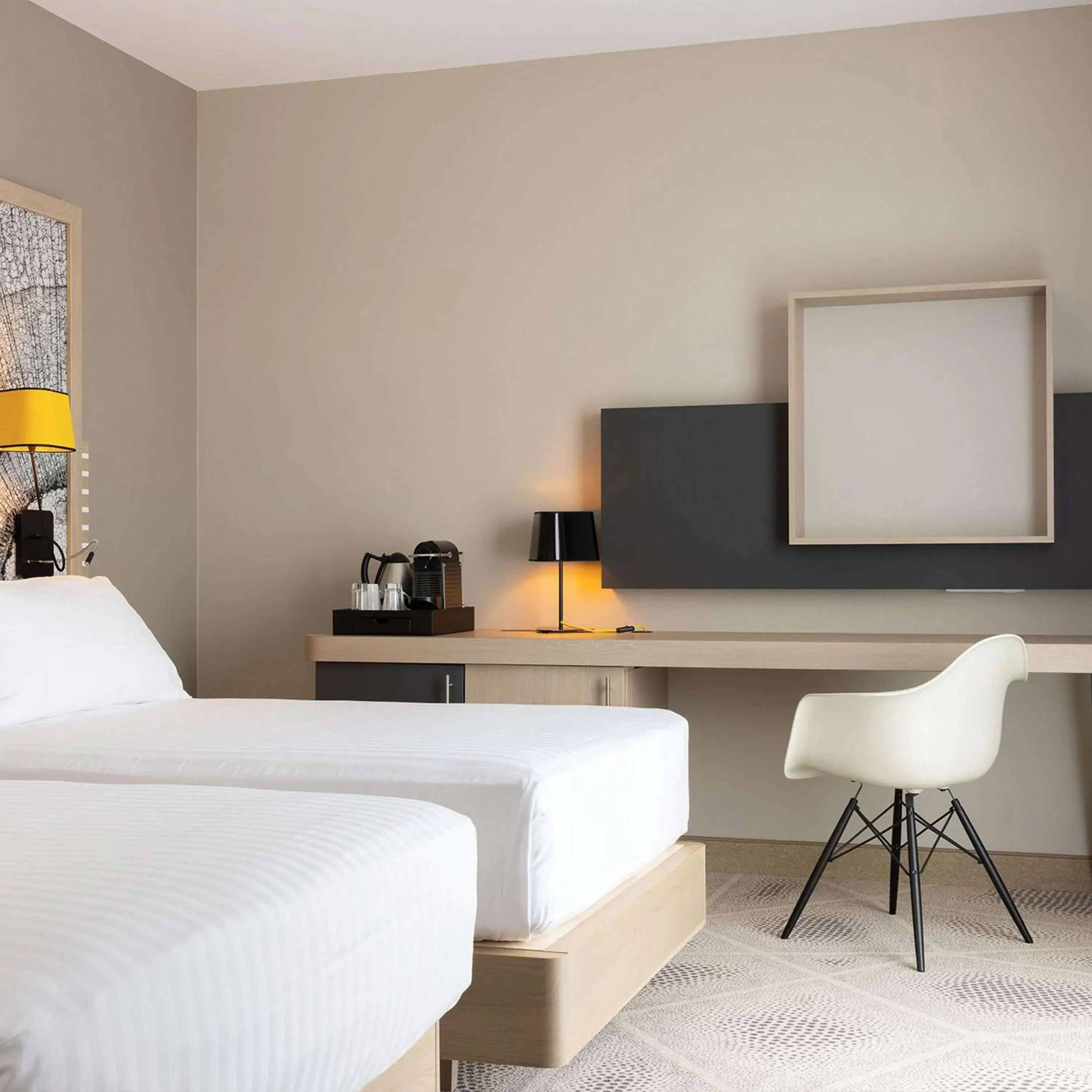 Twin Room in Hilton Garden Inn Tours Centre, France Twin Room in Hilton Garden Inn Tours Centre, France