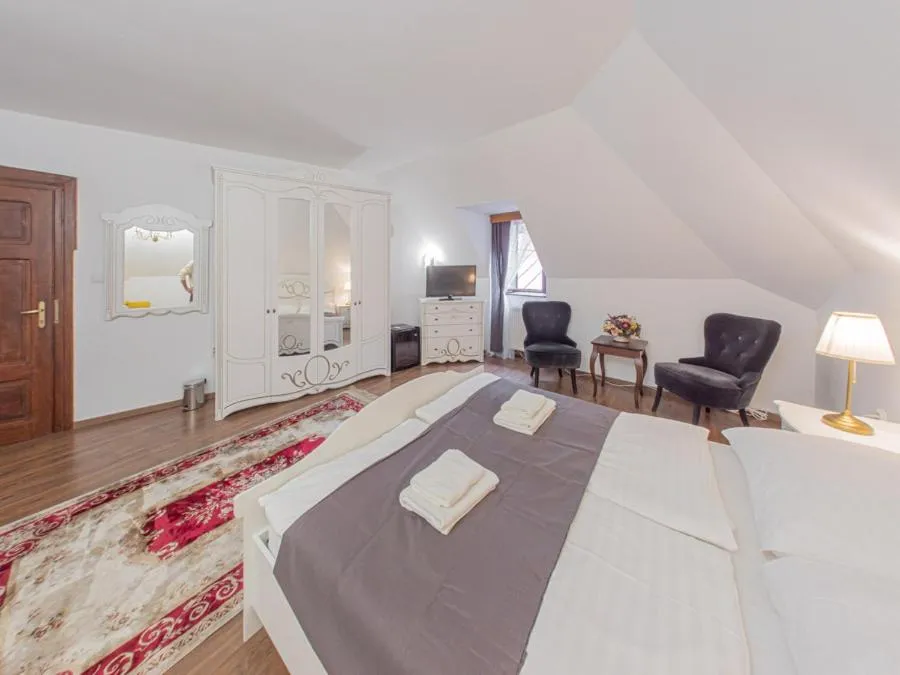 Bed in Hotel Salamander - Garni