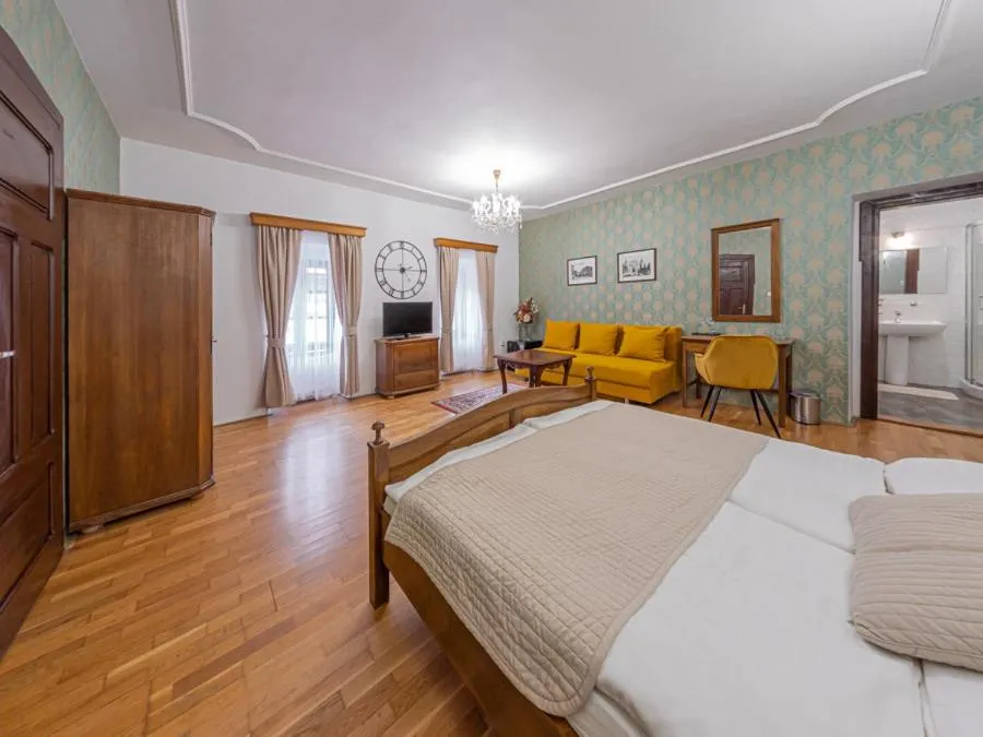 Bed in Hotel Salamander - Garni