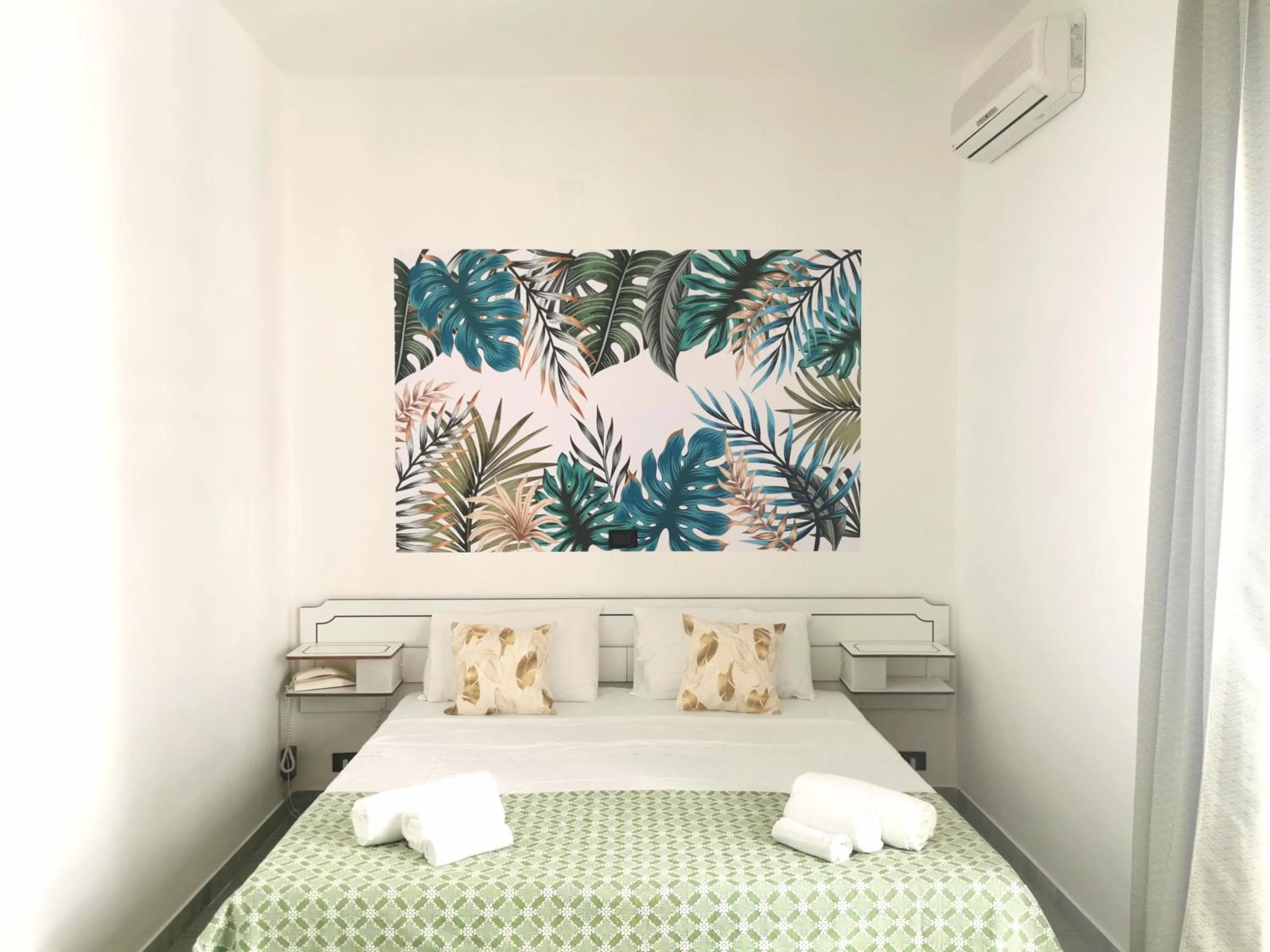 Bedroom, Bed in Hotel TEA - Praia a Mare