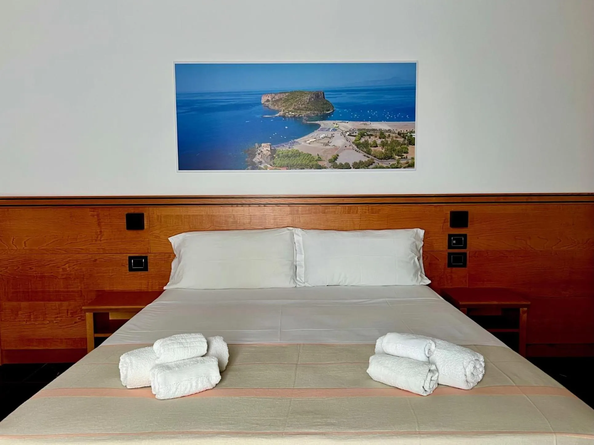Bedroom, Bed in Hotel TEA - Praia a Mare