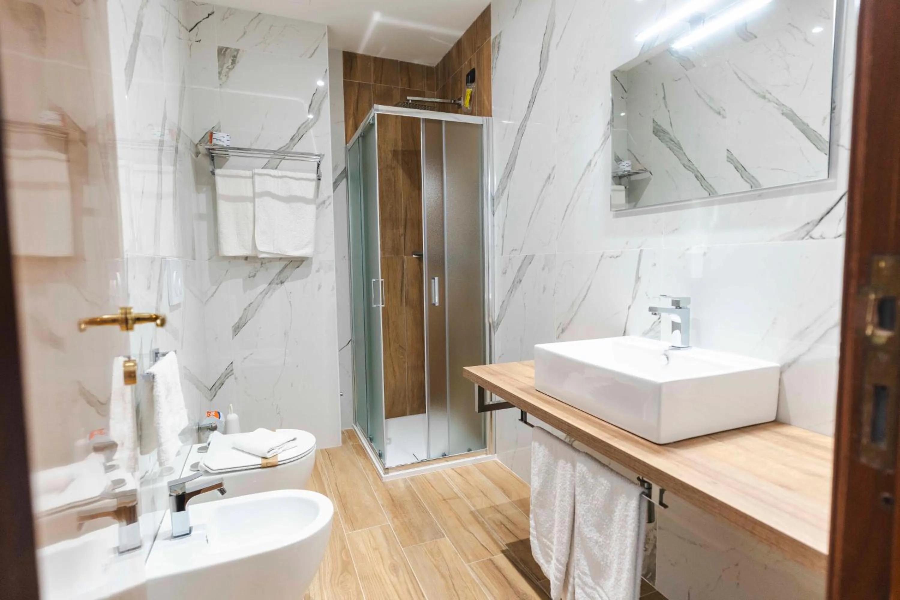 Bathroom in Hotel TEA - Praia a Mare