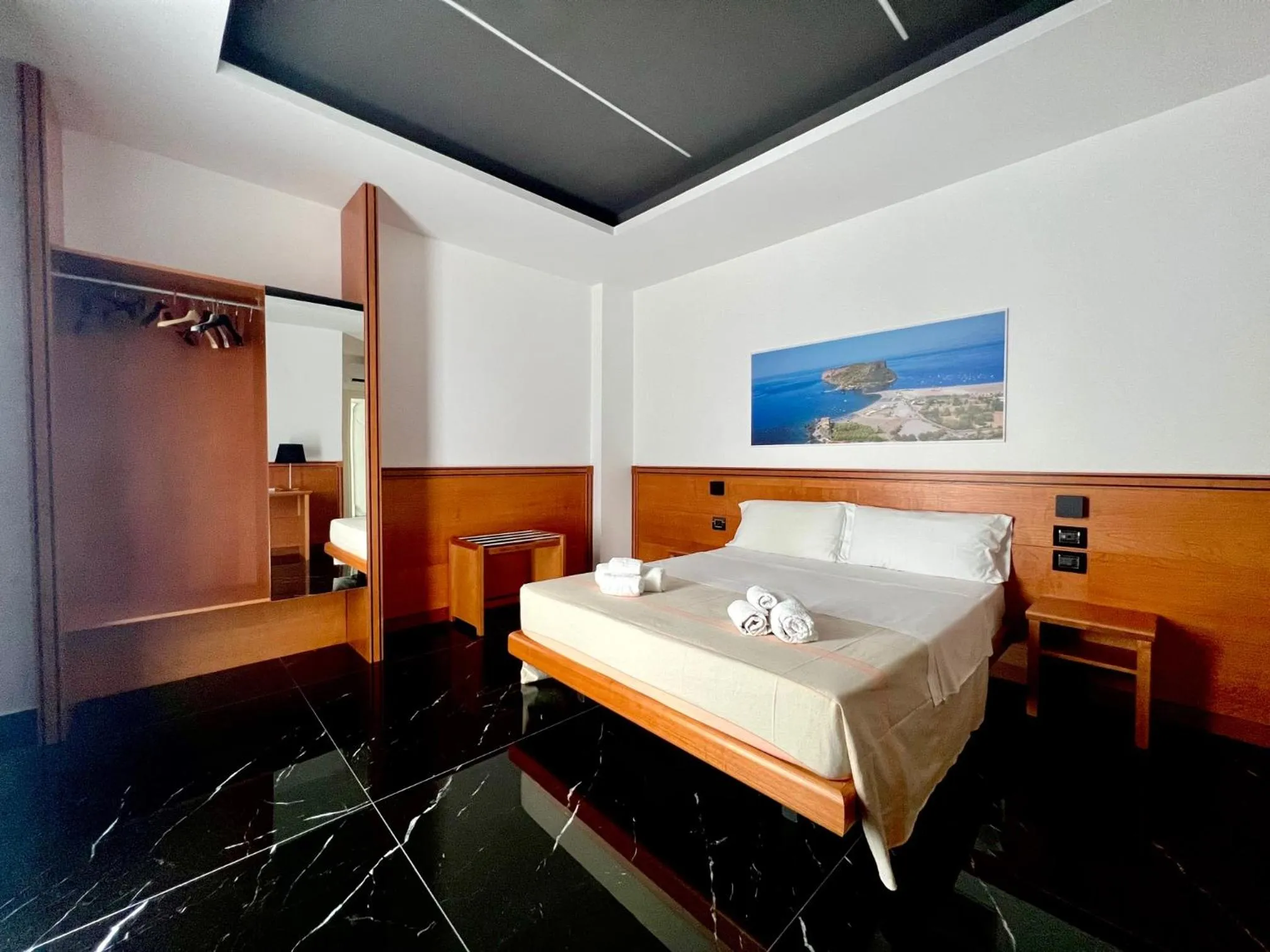 Bedroom, Bed in Hotel TEA - Praia a Mare