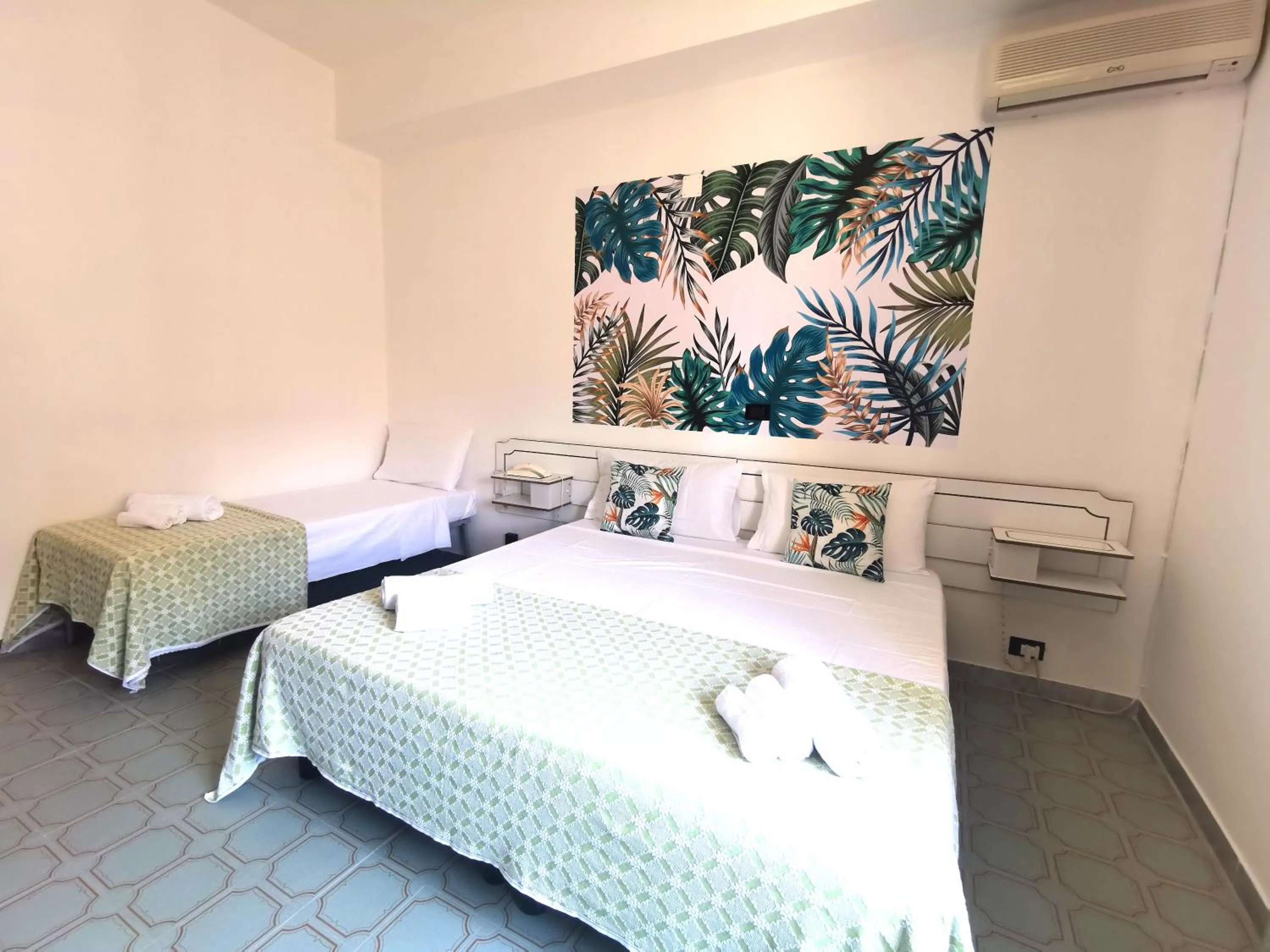 Bedroom, Bed in Hotel TEA - Praia a Mare