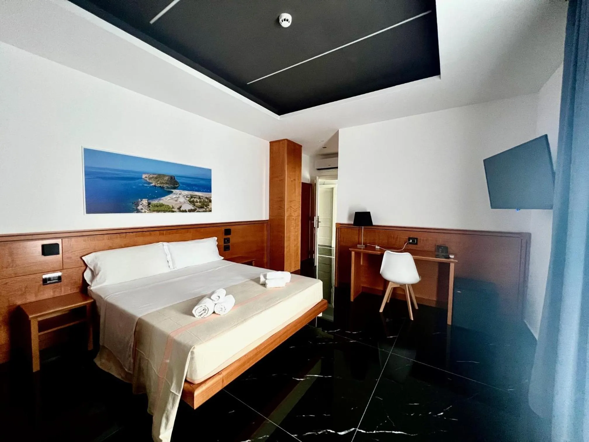 Bedroom, Bed in Hotel TEA - Praia a Mare