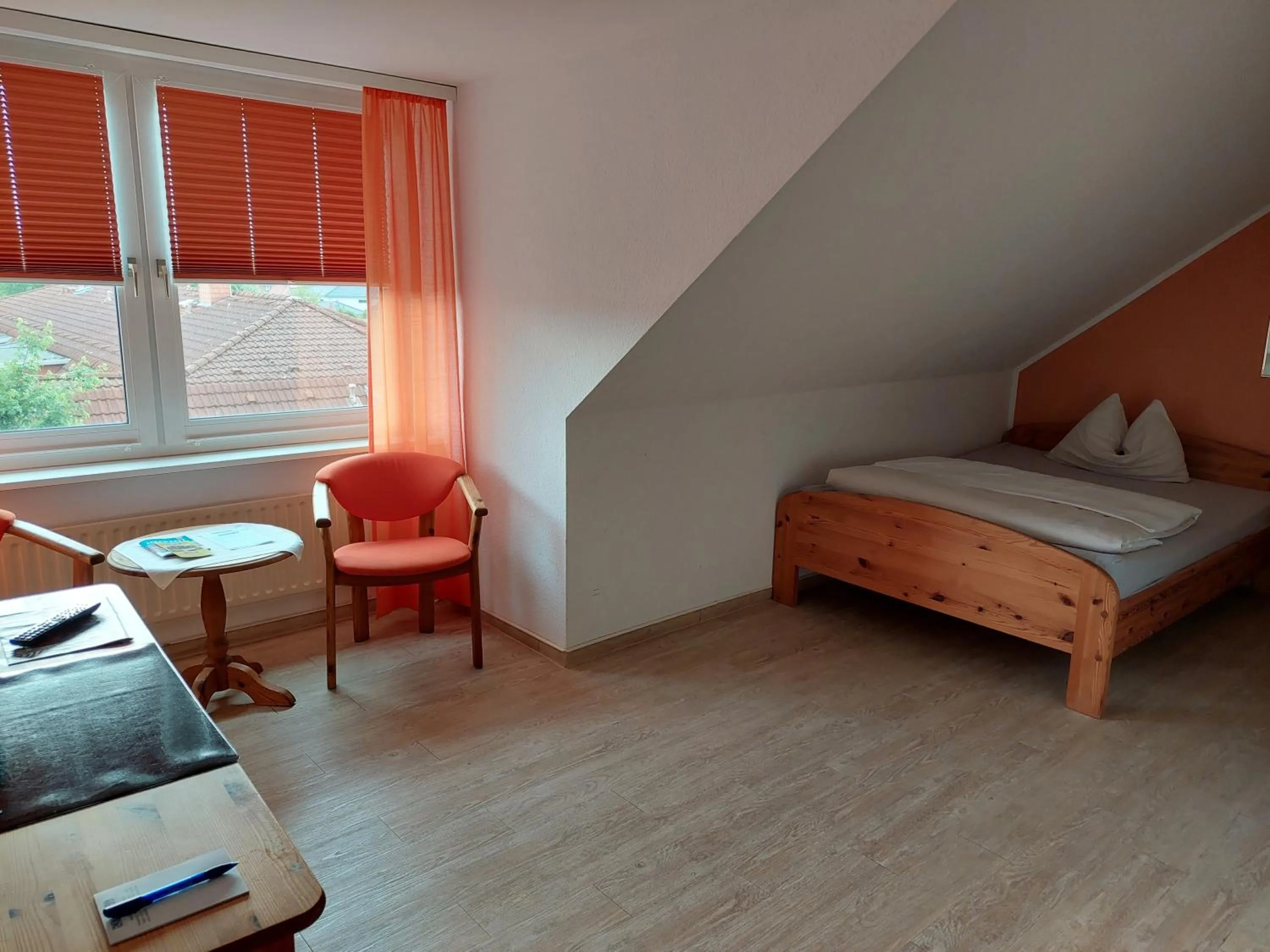 Photo of the whole room, Bed in Neustädter Hof Hotel Garni