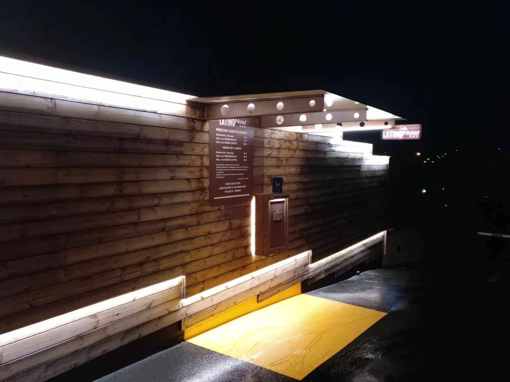 Lobby or reception in Motel Latino