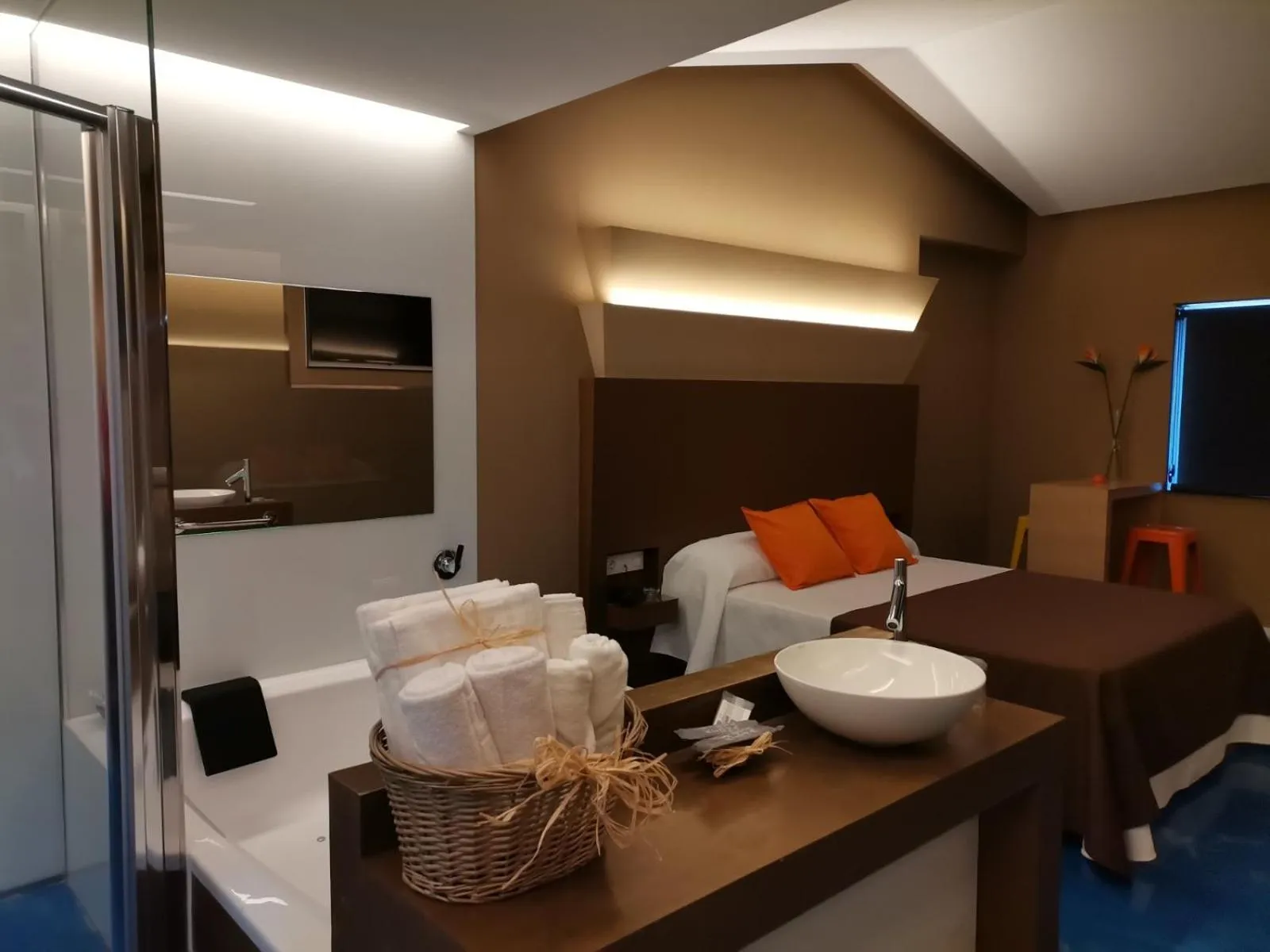 Other in Motel Latino