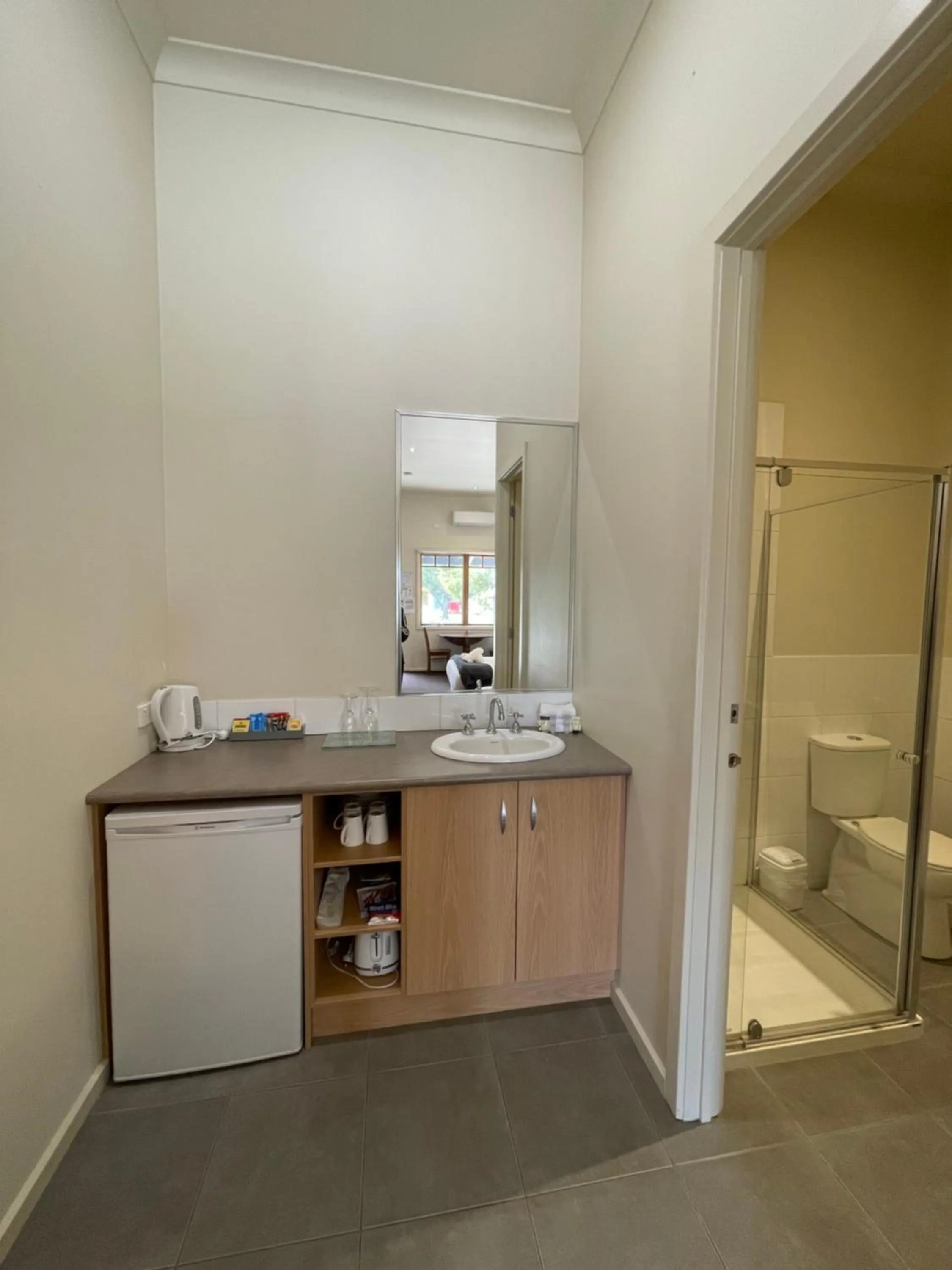 Coffee/tea facilities in Falcon Hotel Motel