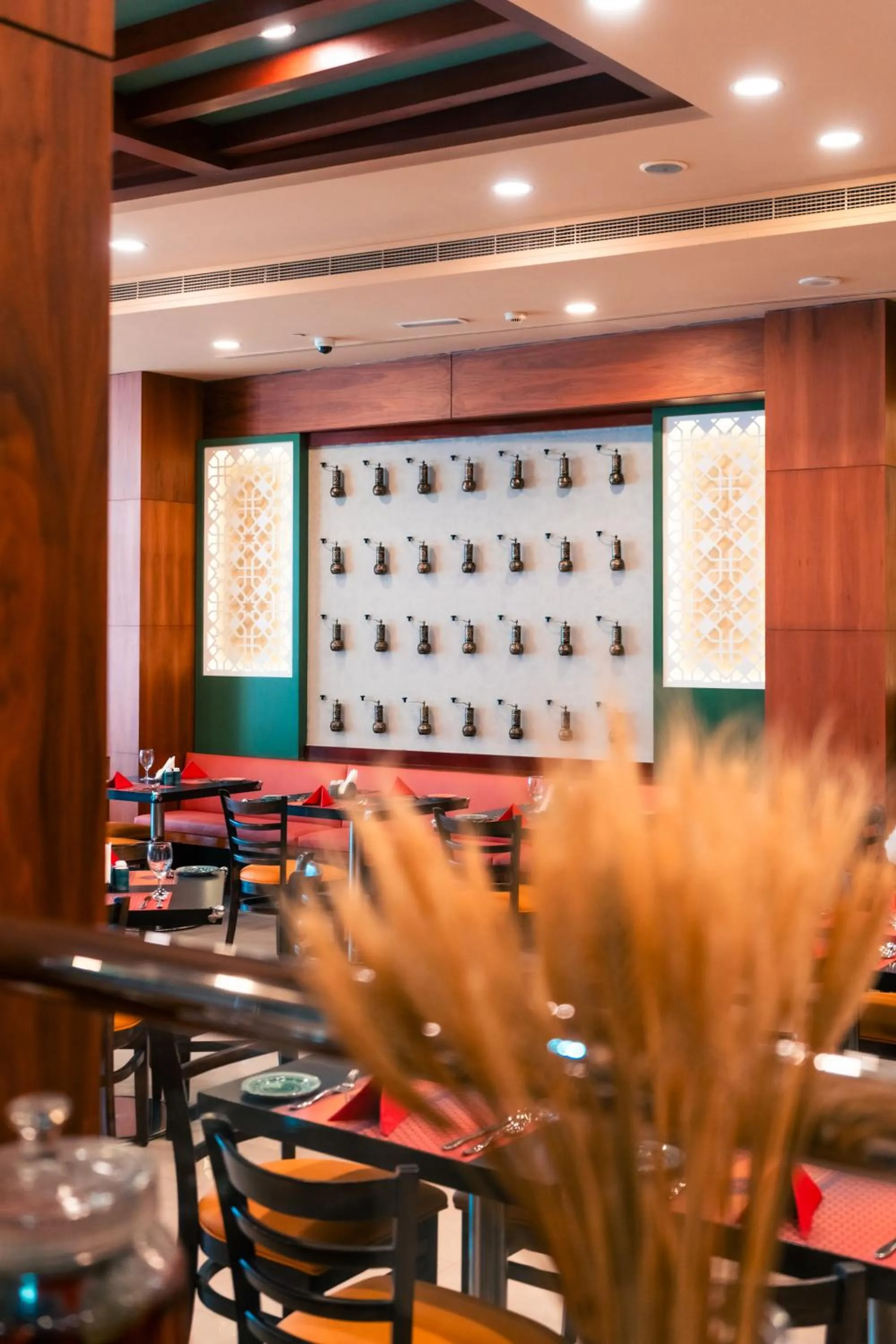 Restaurant/places to eat in Star Metro Deira Hotel Apartments