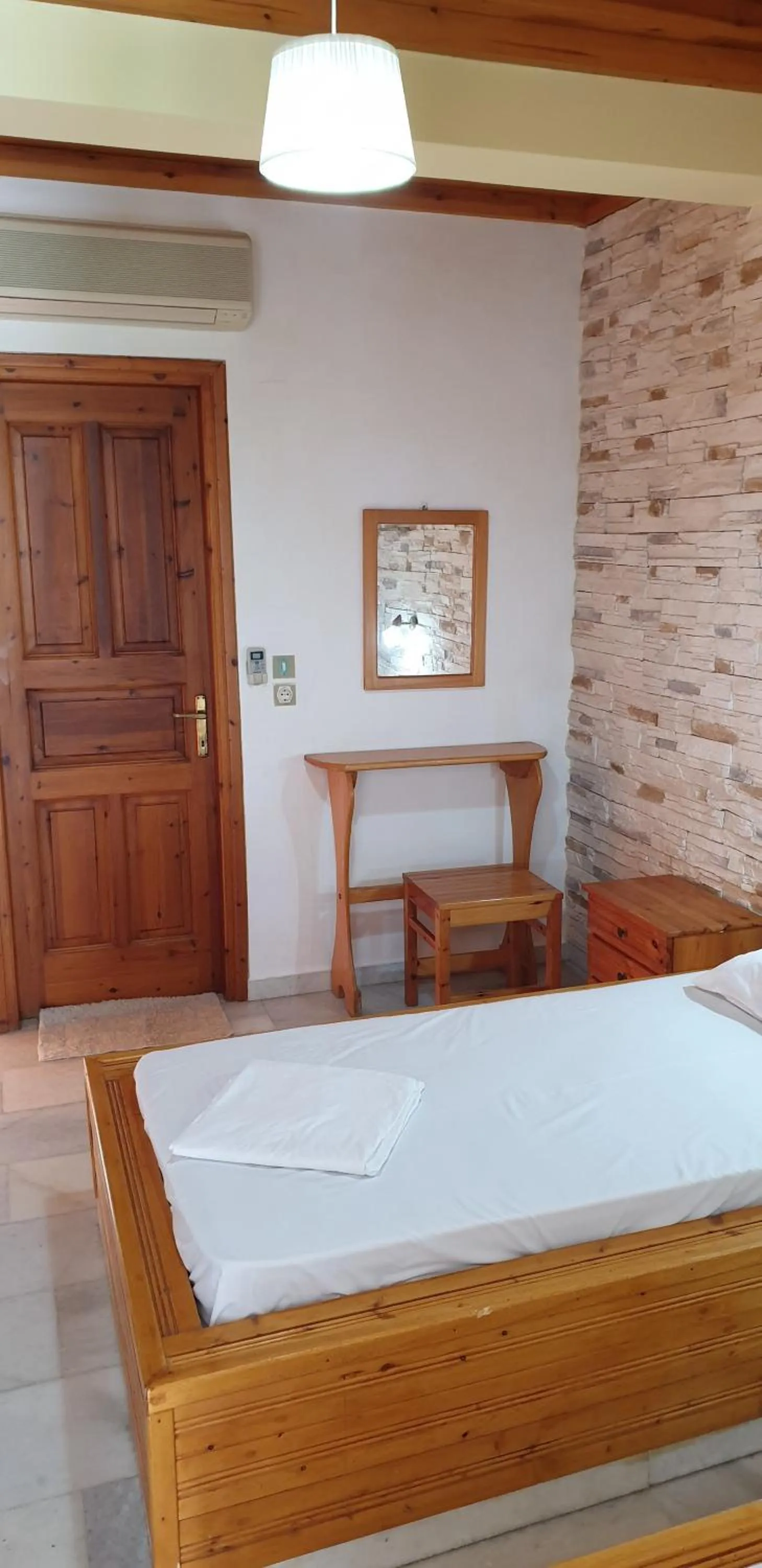 EVI Studios & Apartments