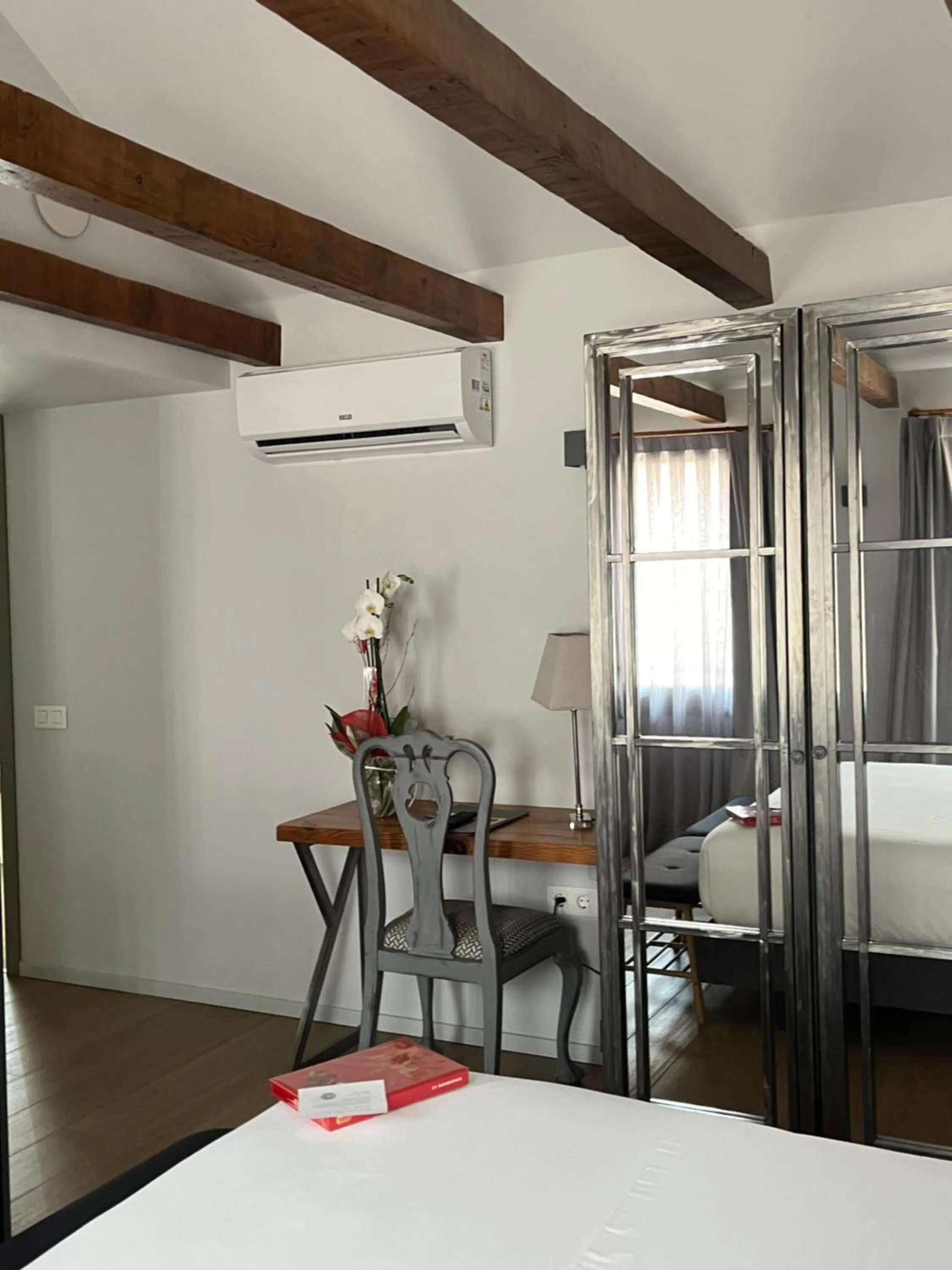 air conditioner, Bed in Hotel Boutique Posada Sillería