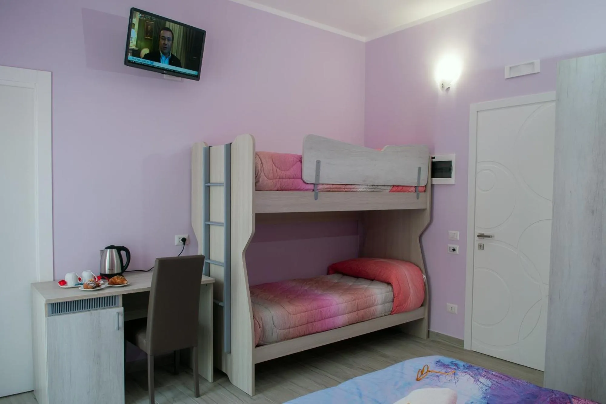 bunk bed, Bed in B&B Rainbow