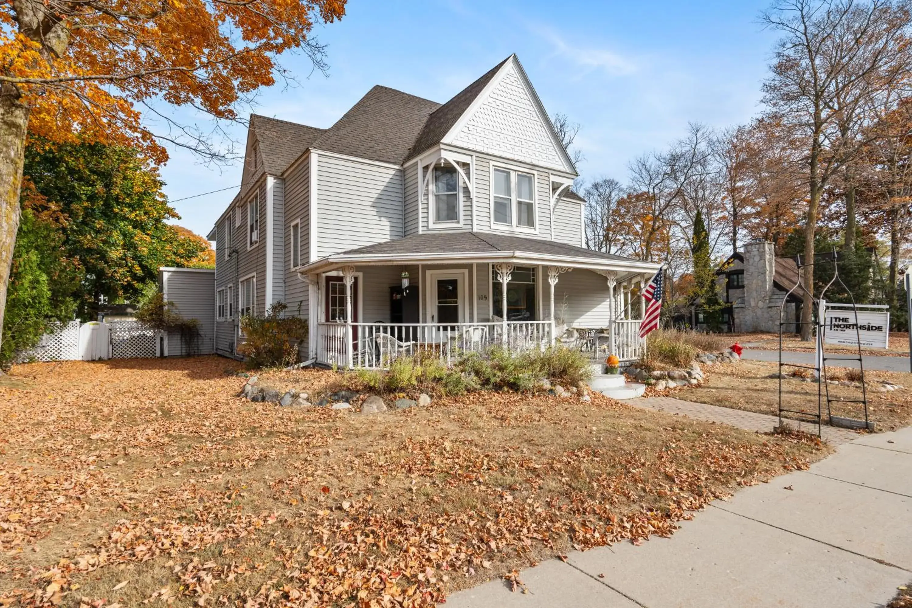 Property building in Charlevoix House - The Northside Property building in Charlevoix House - The Northside