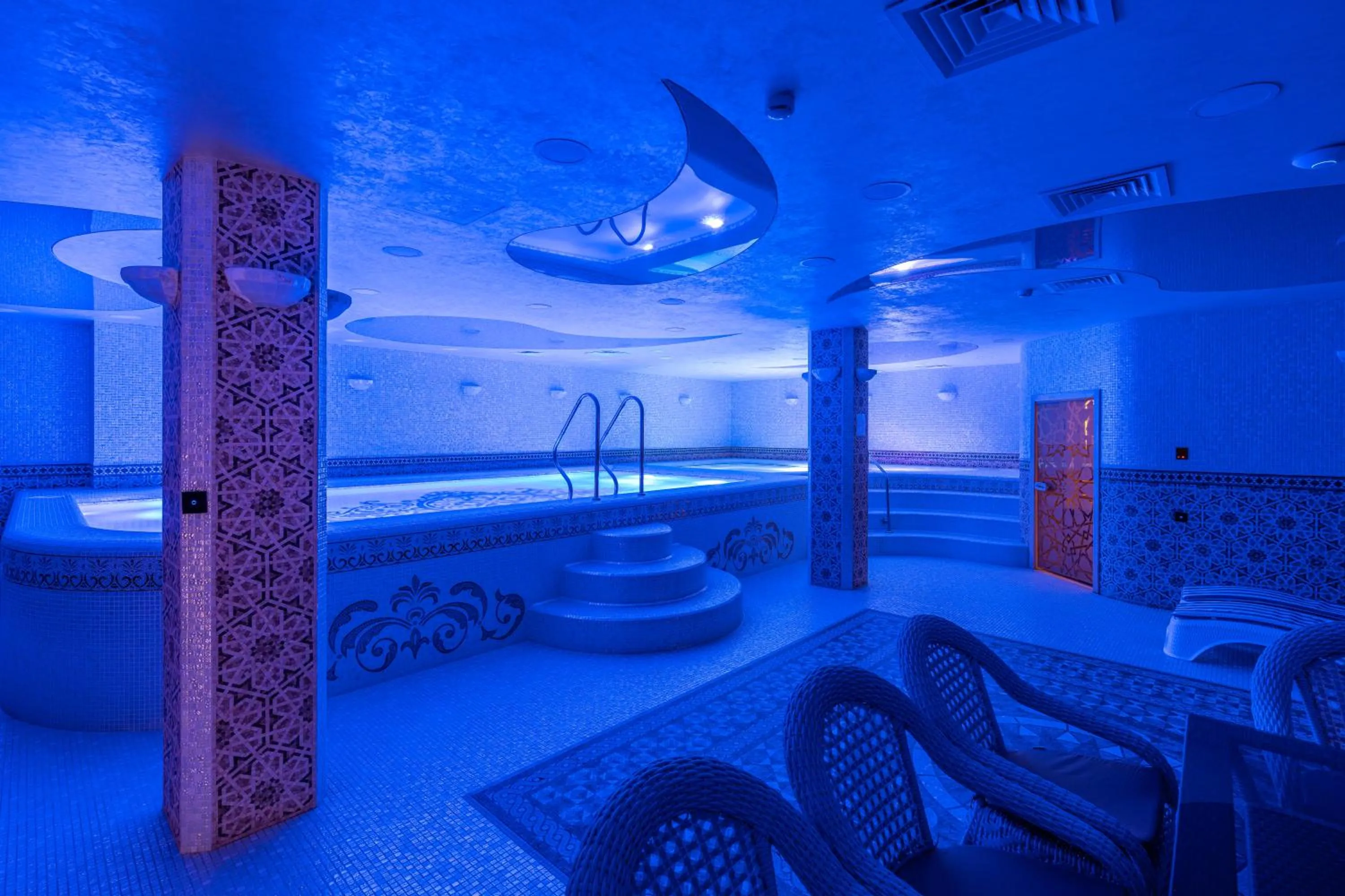 Swimming pool in Hotel Inspira-S Tashkent