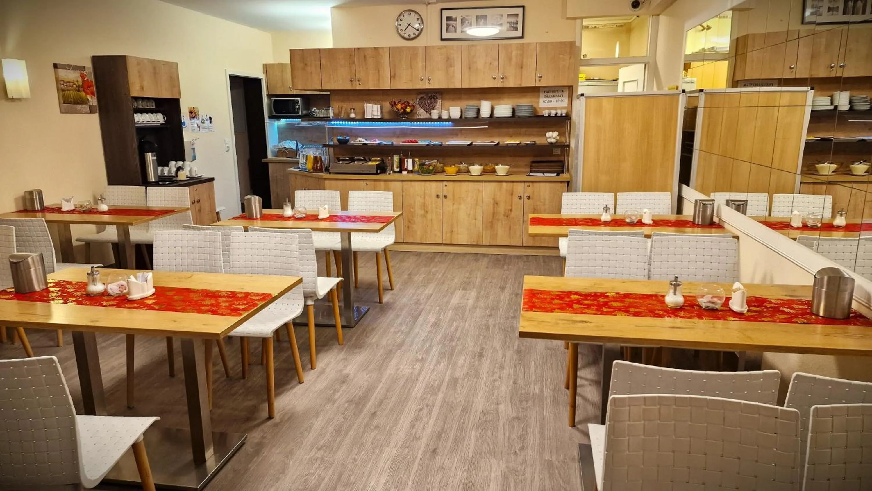 Breakfast in Mikon Eastgate Hotel - City Centre