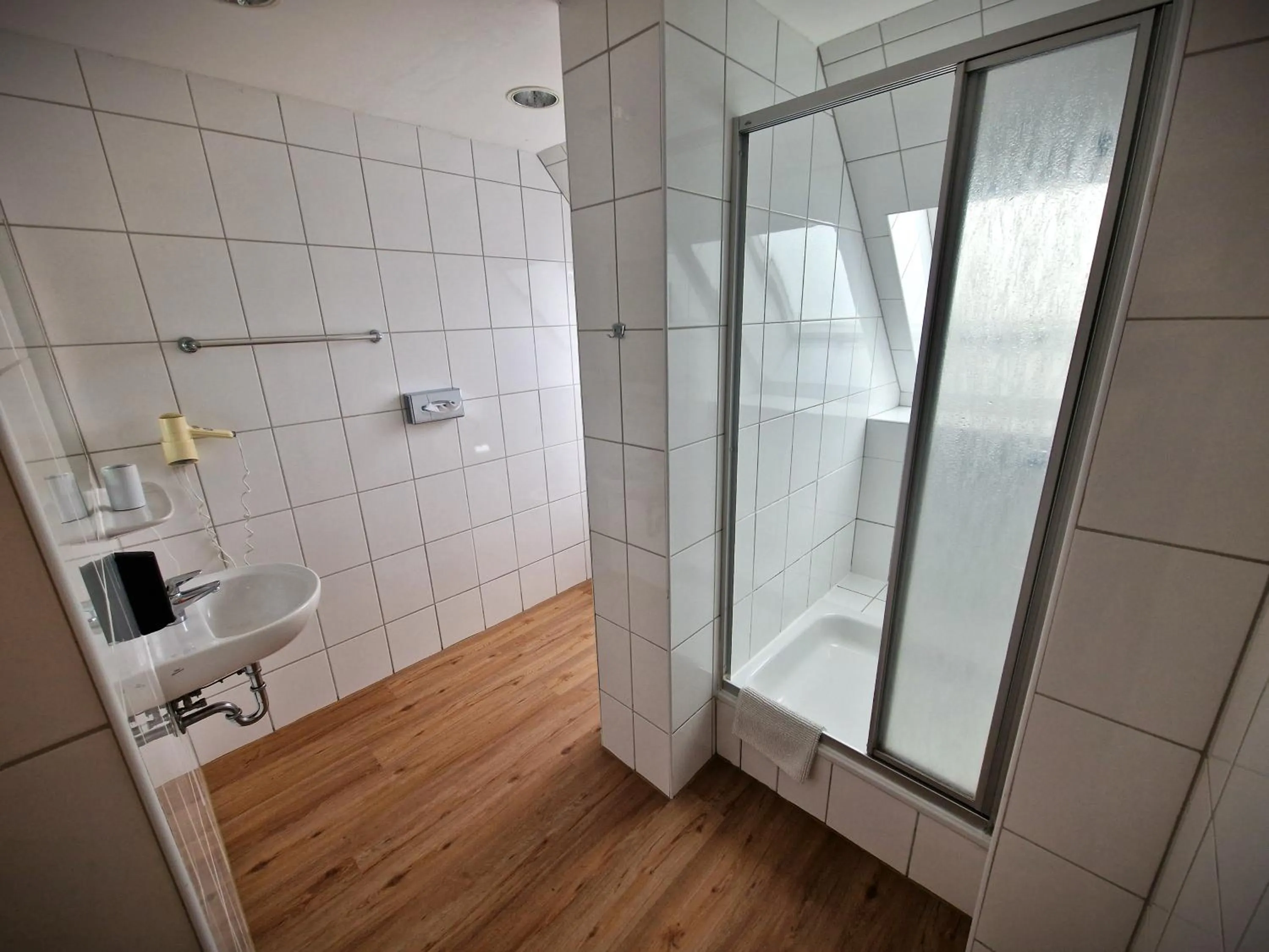 Shower in Mikon Eastgate Hotel - City Centre