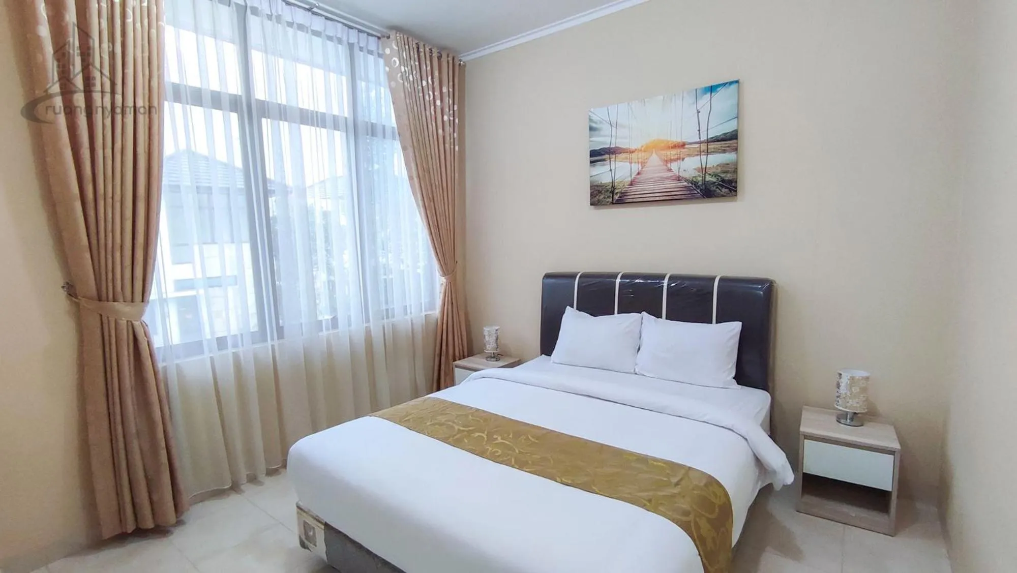 Bedroom, Bed in Atmosfer Guest House Sentul