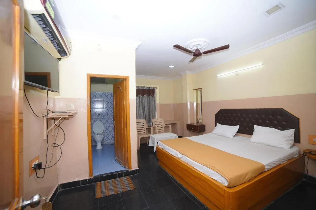 HOTEL ASWINI GRAND LODGE