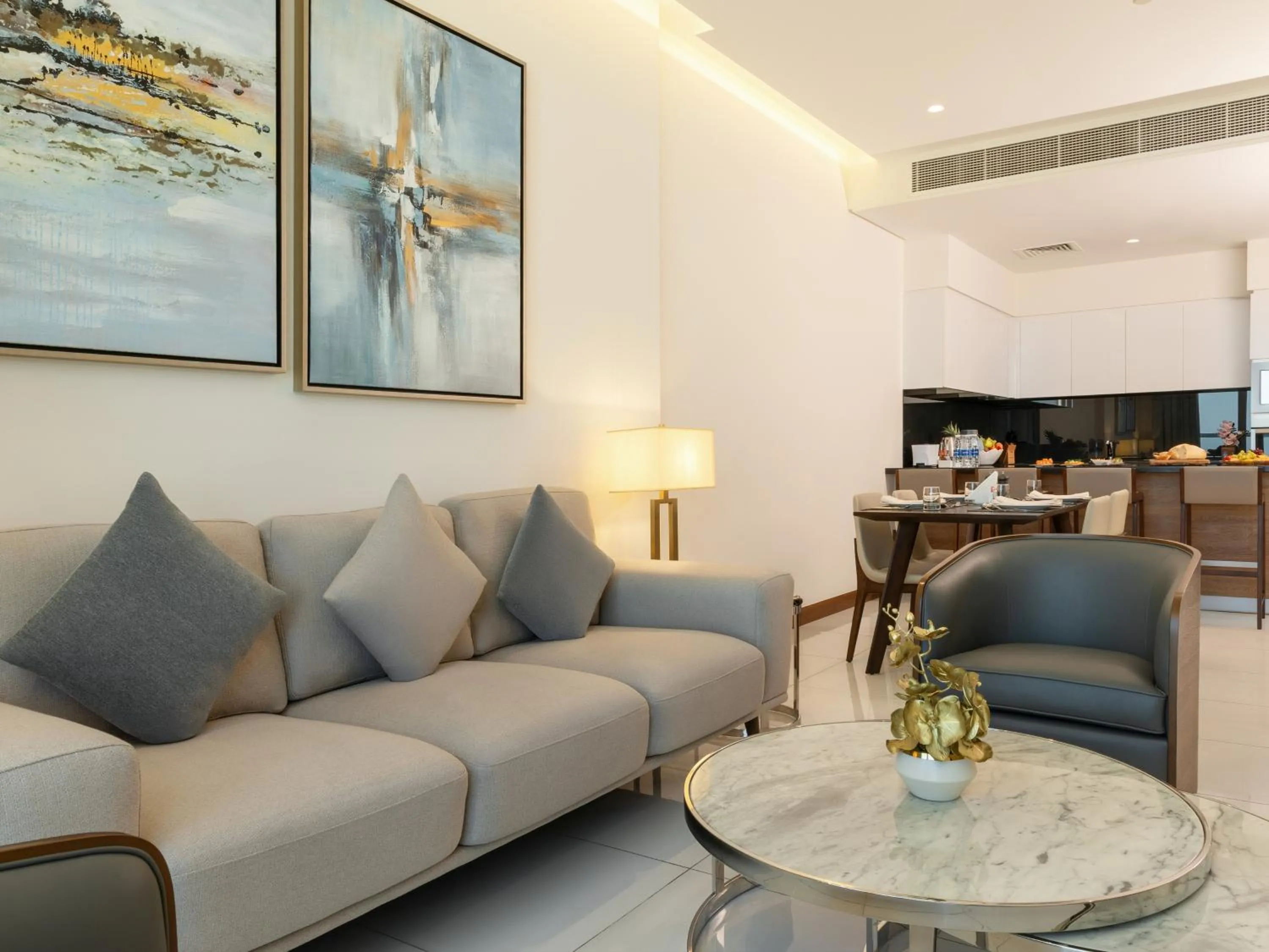 Food and drinks in Swiss-Belsuites Admiral Juffair