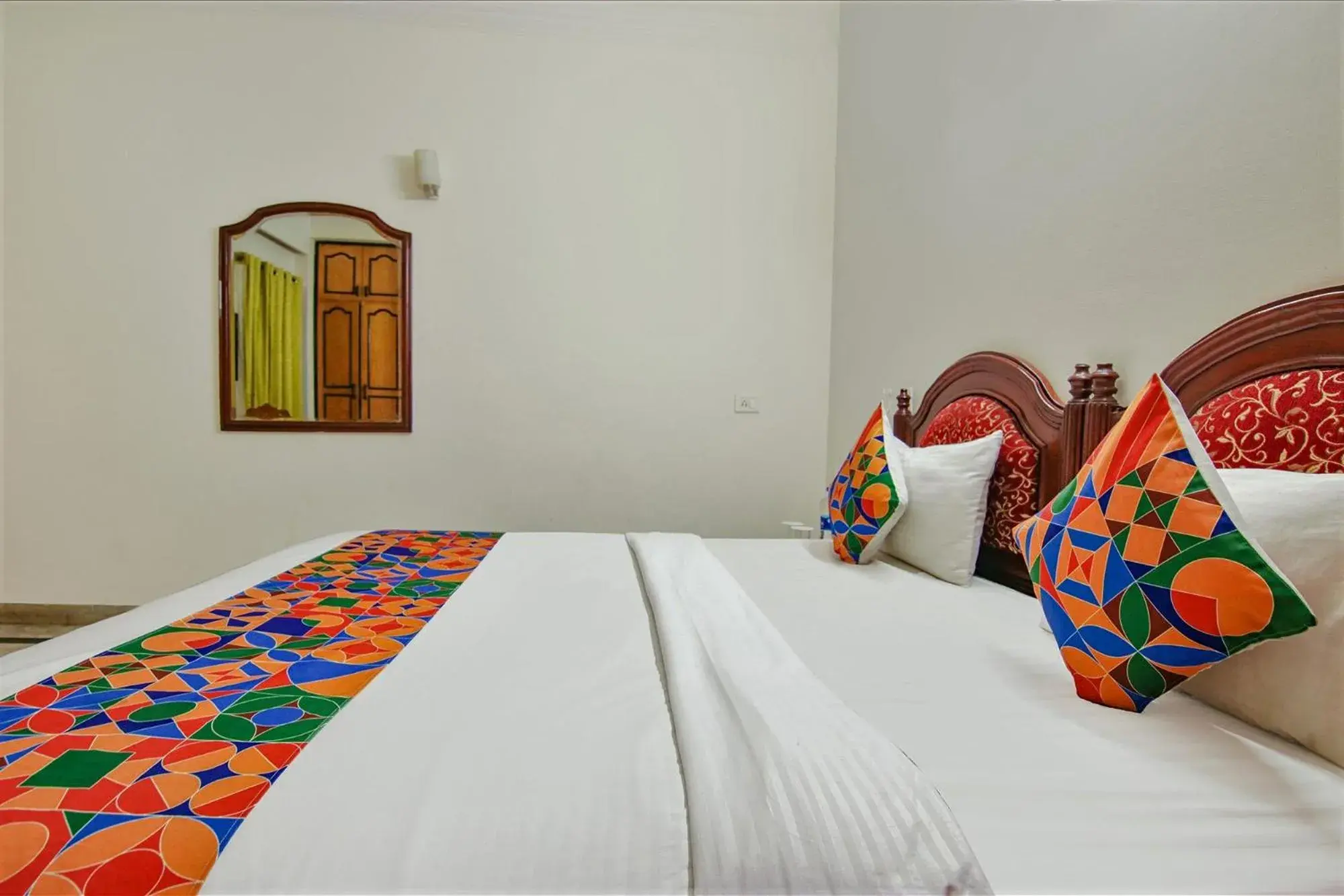 Bed in FabHotel Singh Suite - DLF Phase 3, Gurugram Bed in FabHotel Singh Suite - DLF Phase 3, Gurugram