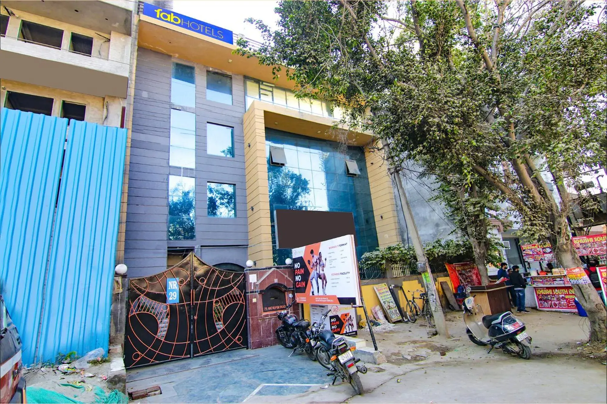 Facade/entrance in FabHotel Singh Suite - DLF Phase 3, Gurugram Facade/entrance in FabHotel Singh Suite - DLF Phase 3, Gurugram