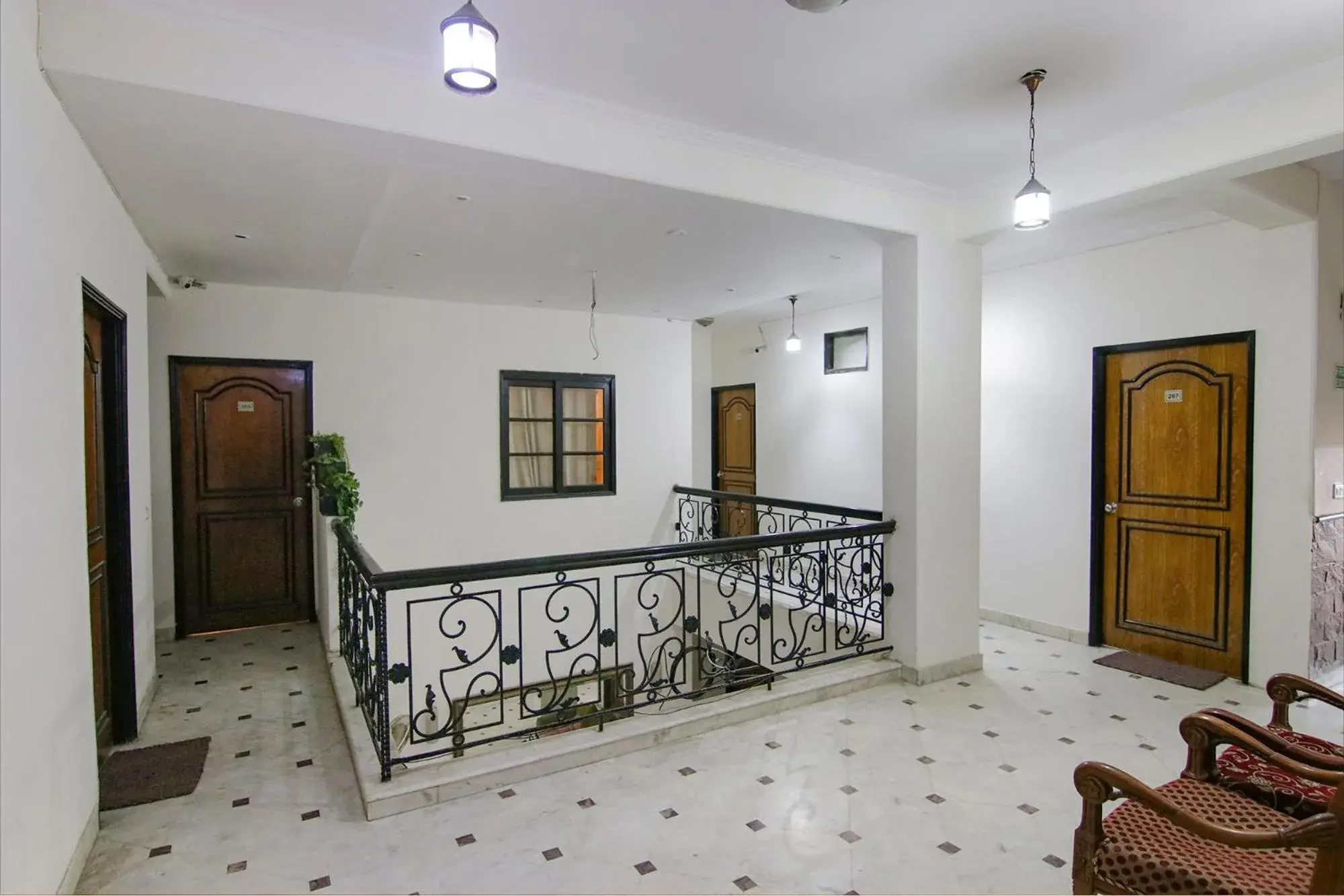 Lobby or reception in FabHotel Singh Suite - DLF Phase 3, Gurugram Lobby or reception in FabHotel Singh Suite - DLF Phase 3, Gurugram