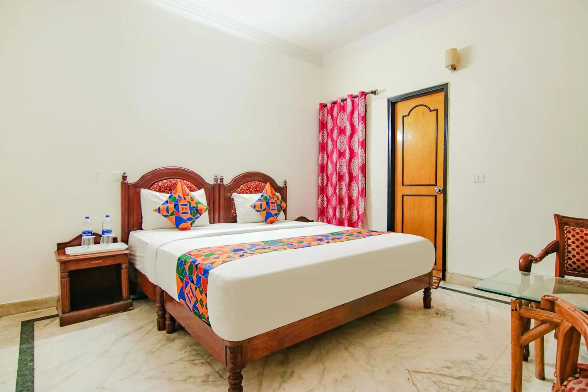 Bed in FabHotel Singh Suite - DLF Phase 3, Gurugram Bed in FabHotel Singh Suite - DLF Phase 3, Gurugram