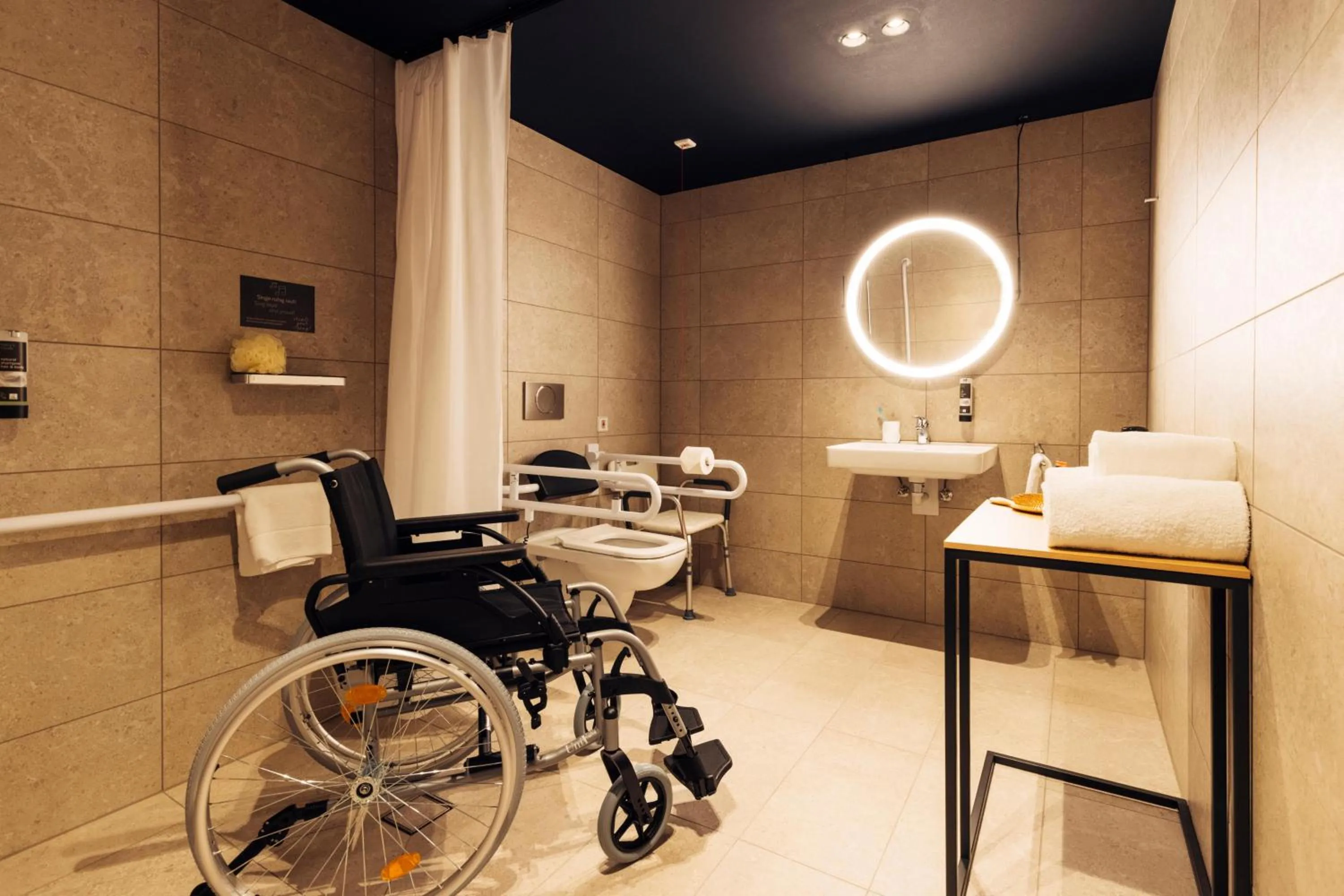 Photo of the whole room in harry's home Bischofshofen hotel & apartments