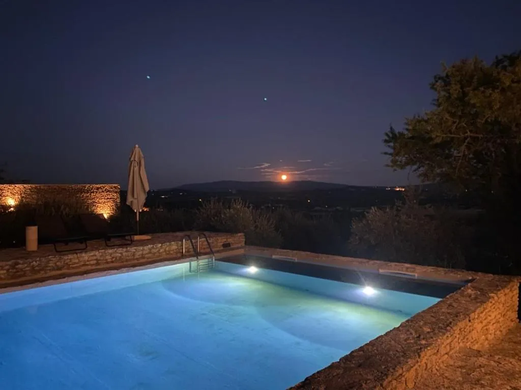 Swimming pool in Les Milles Roches