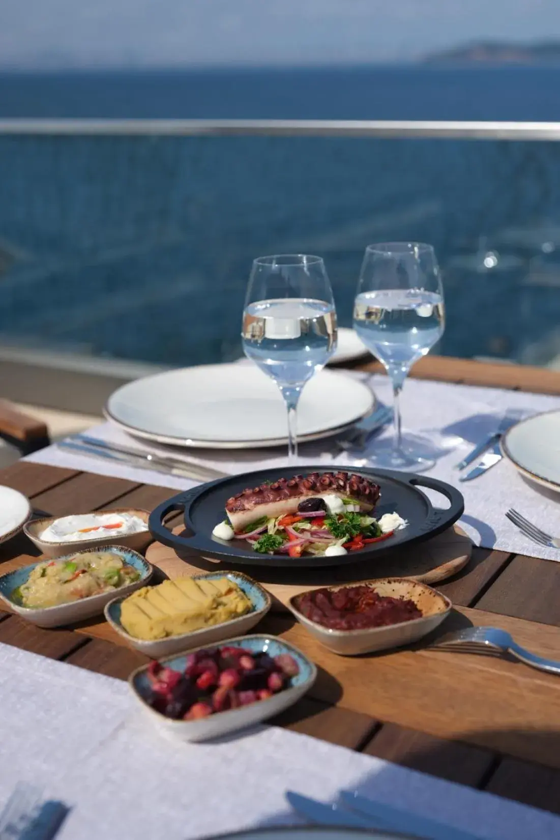 Restaurant/places to eat in Birun Ada Hotel Restaurant/places to eat in Birun Ada Hotel