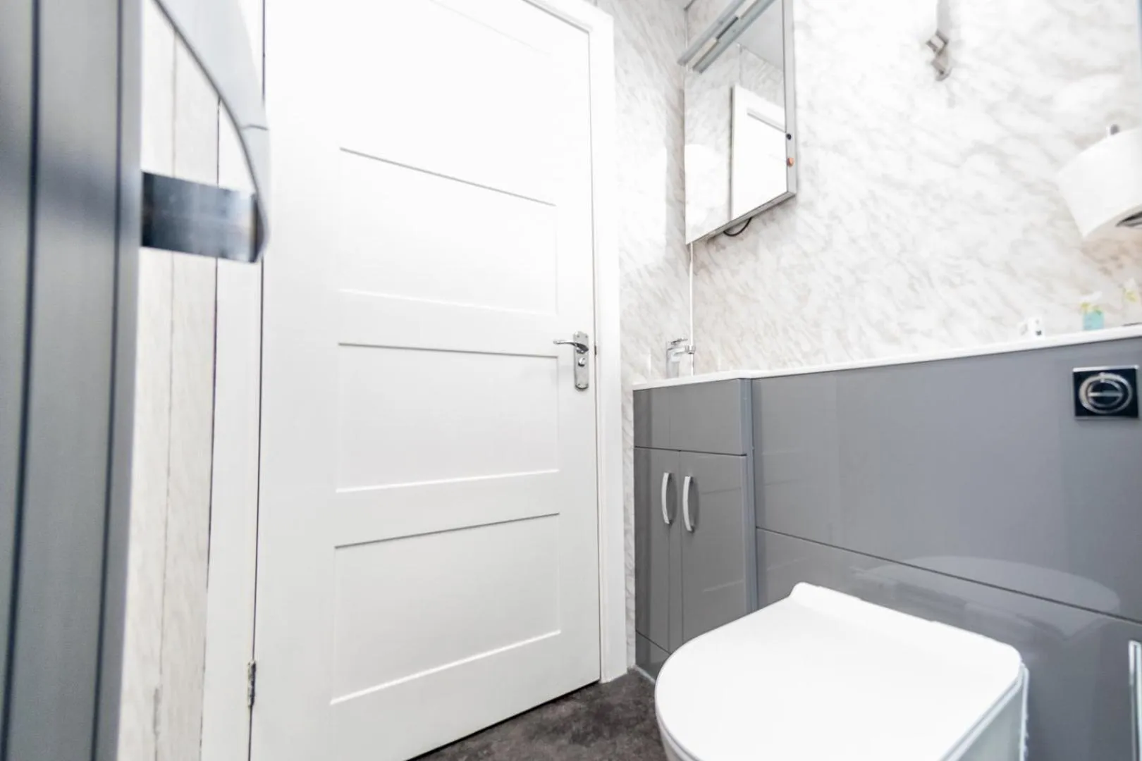 Bathroom in The Halfway House Inn