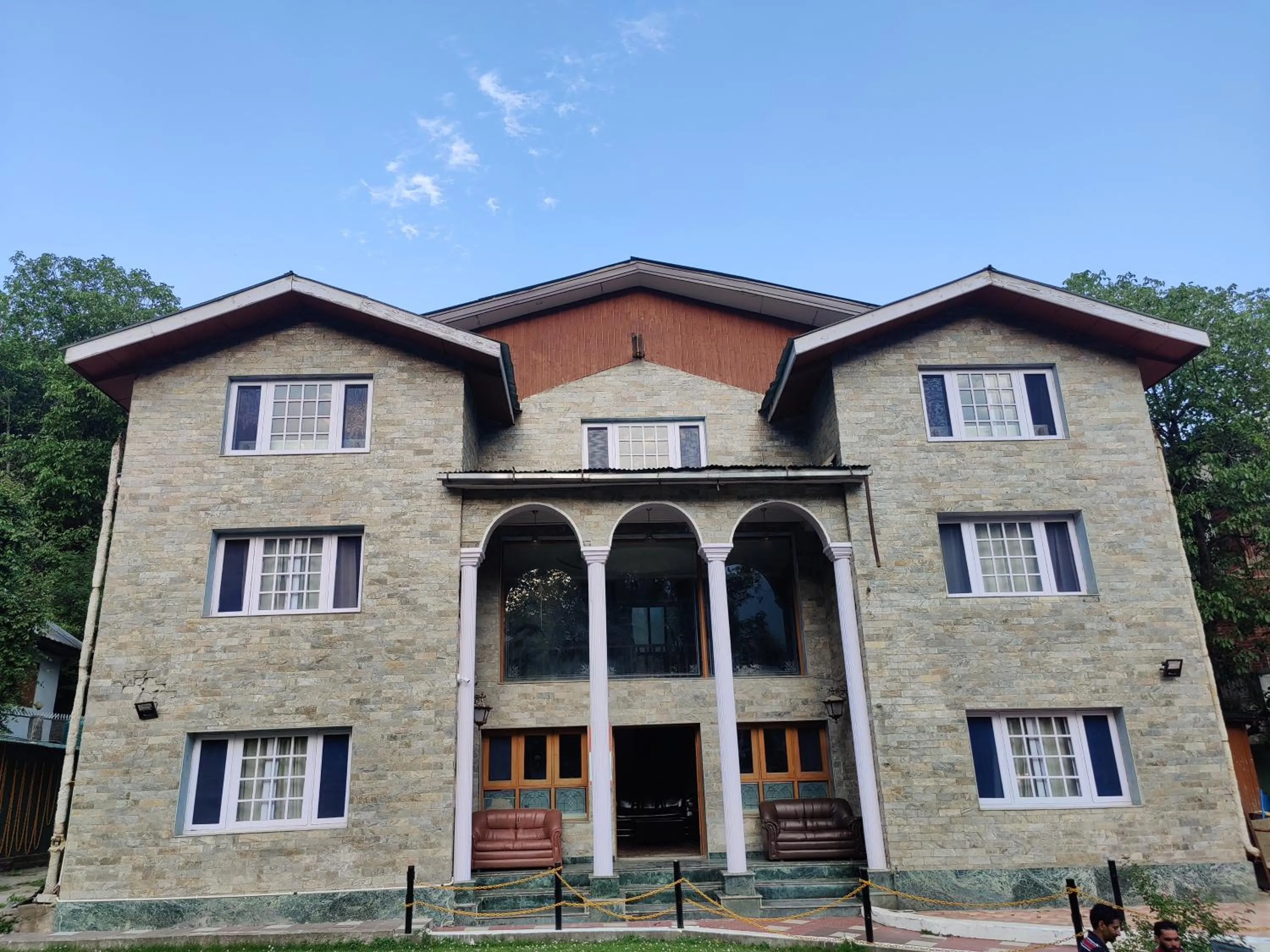 Property building in Hotel Outlook