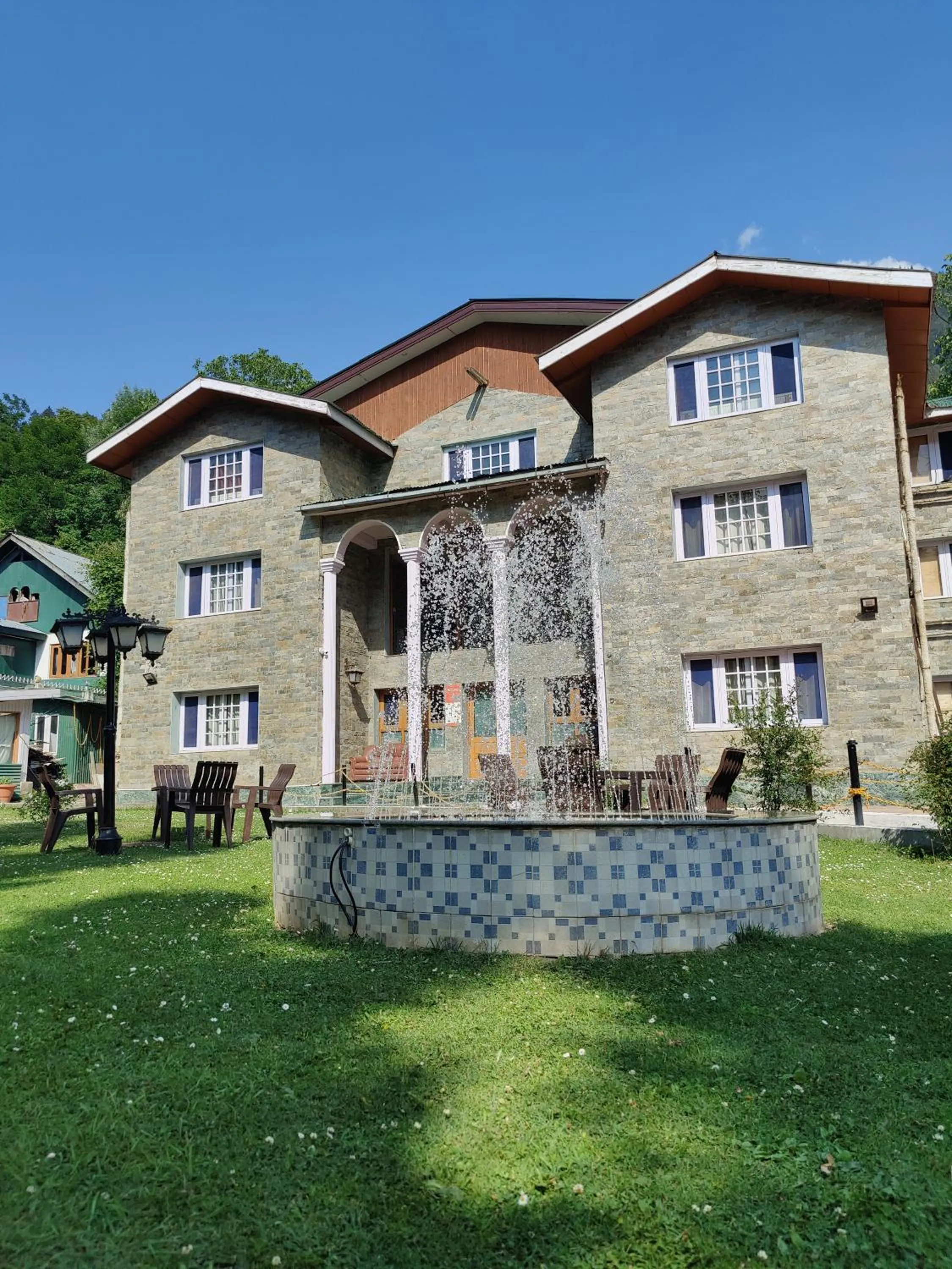 Property building in Hotel Outlook