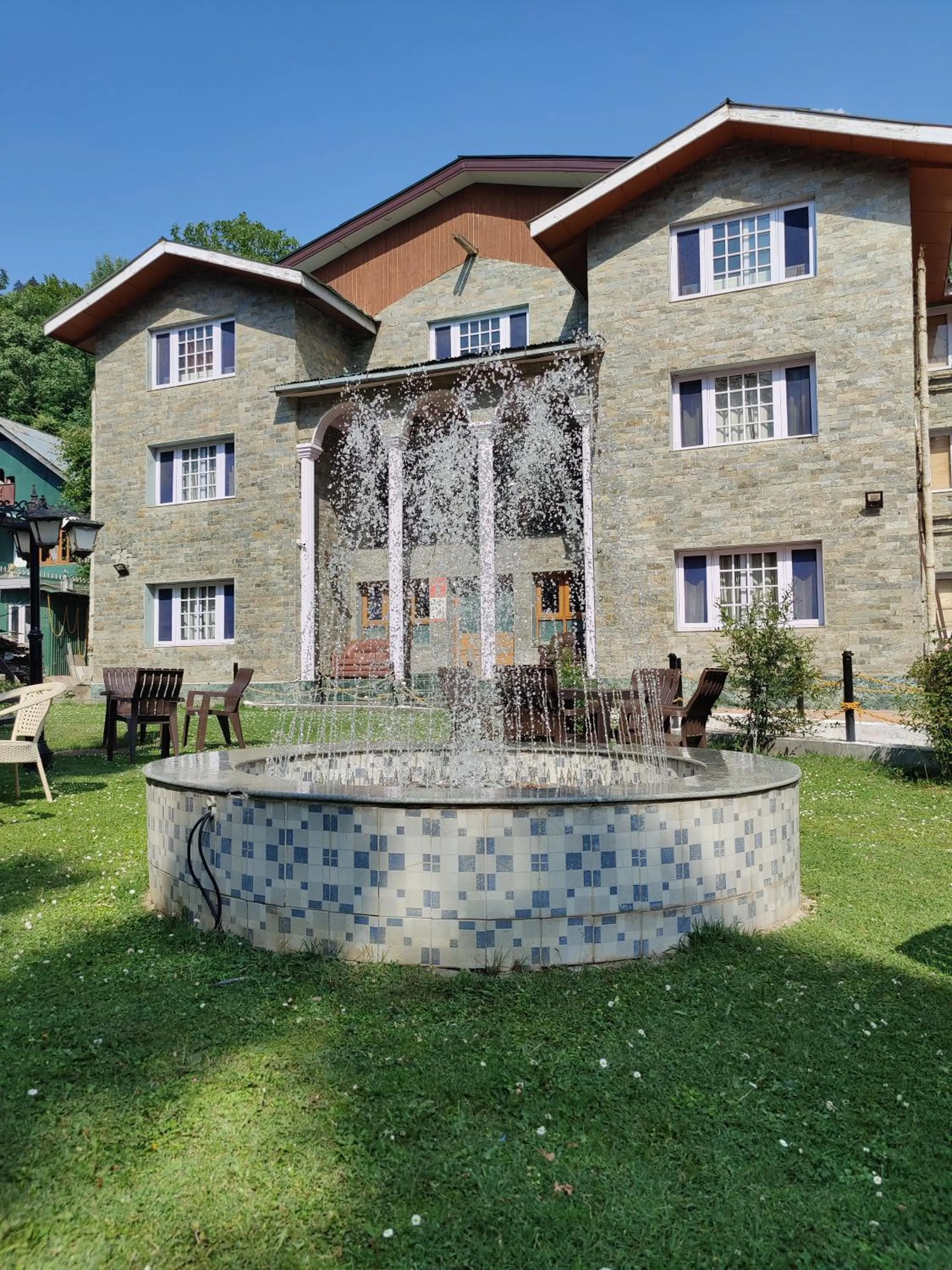 Property building in Hotel Outlook