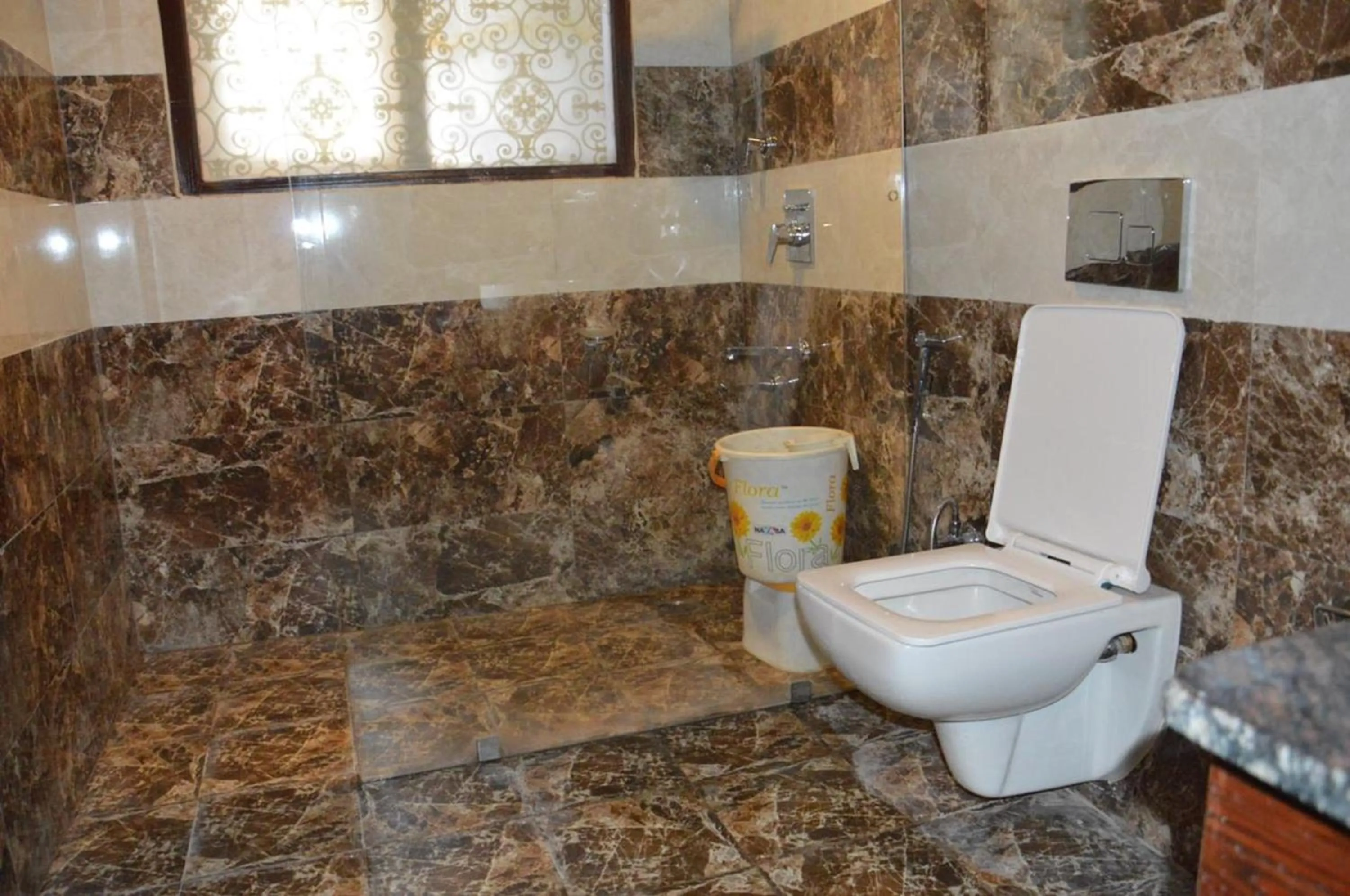 Bathroom in Hotel Outlook