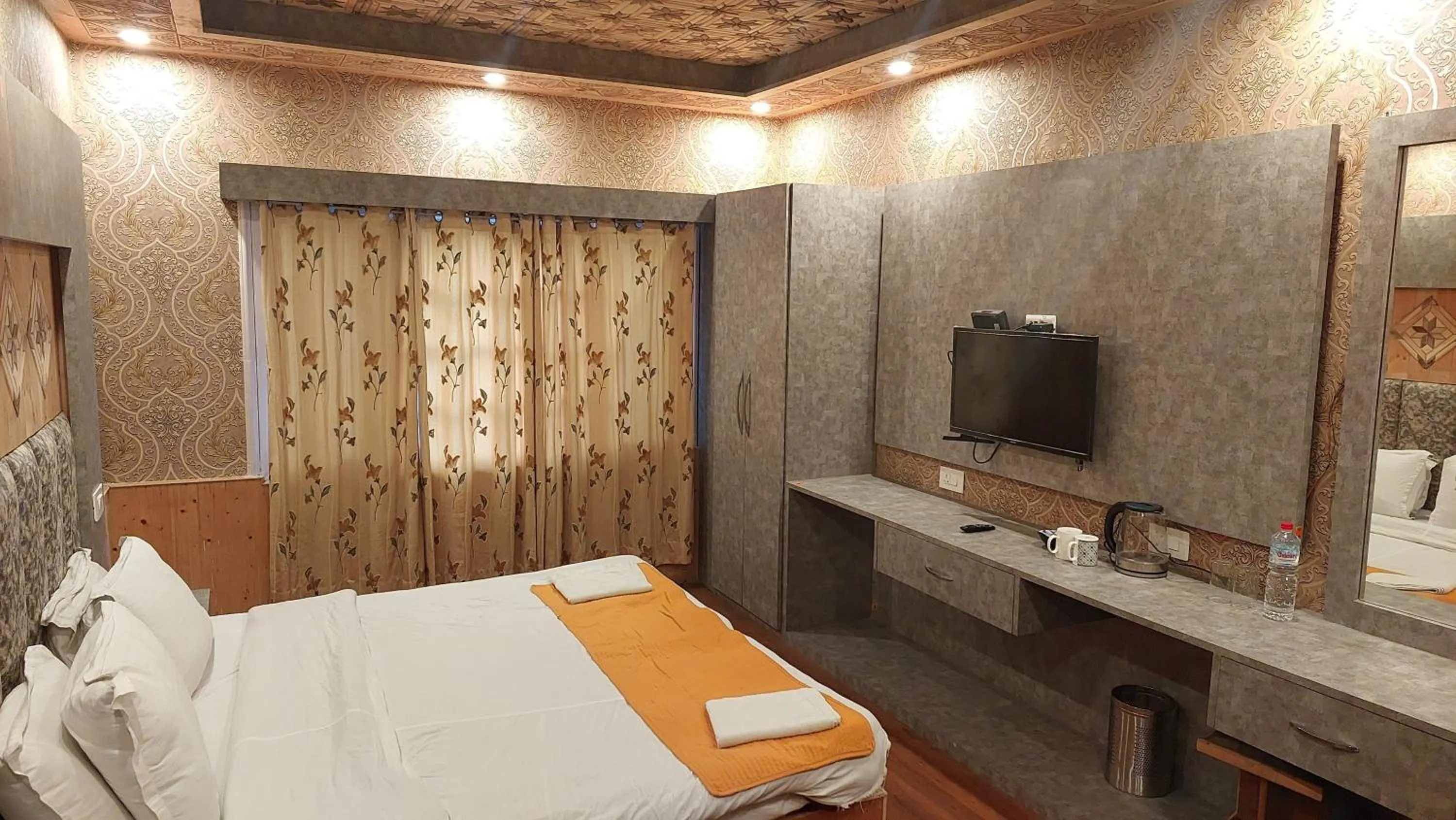 Bed in Hotel Outlook