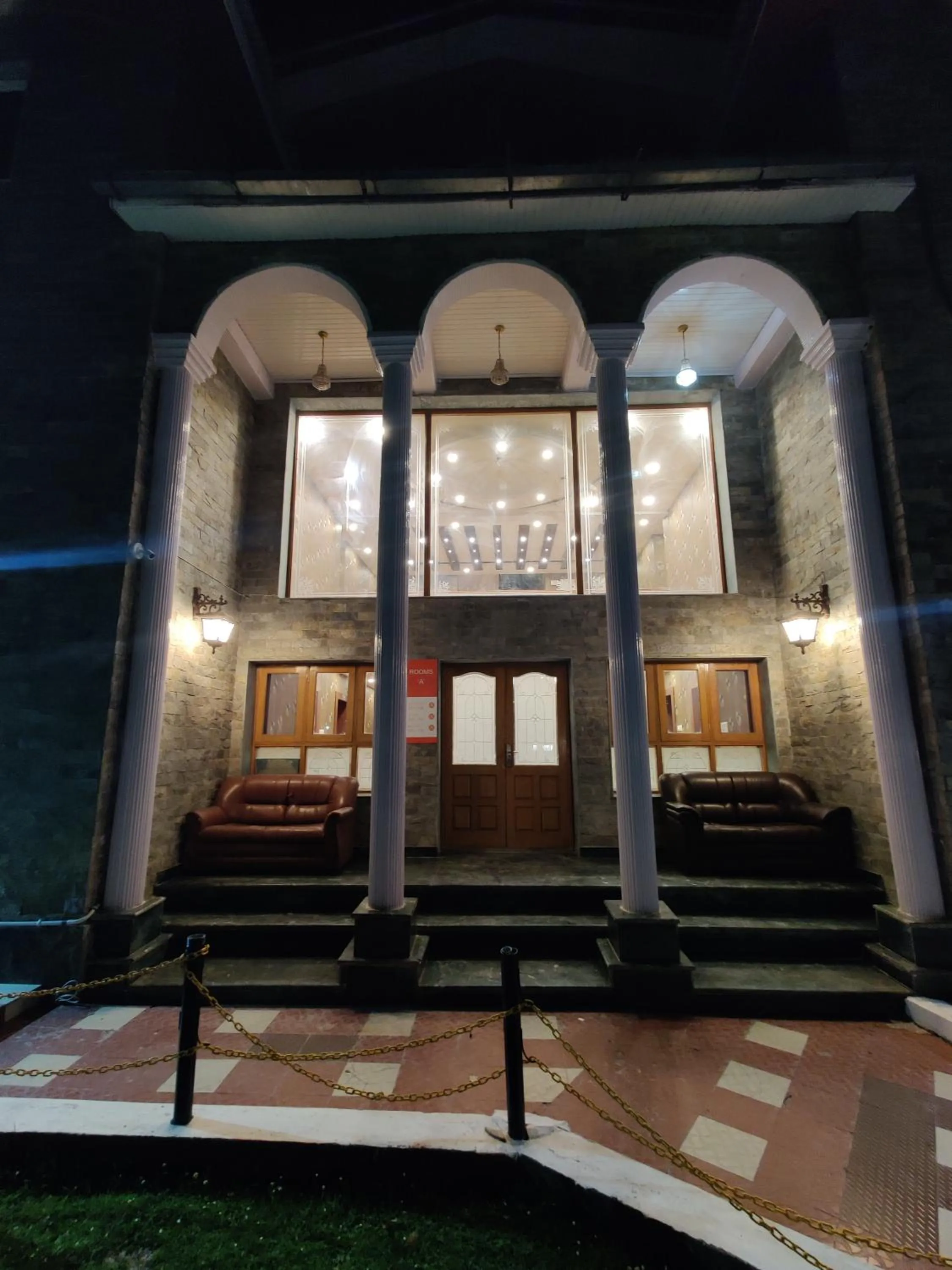 Property building in Hotel Outlook