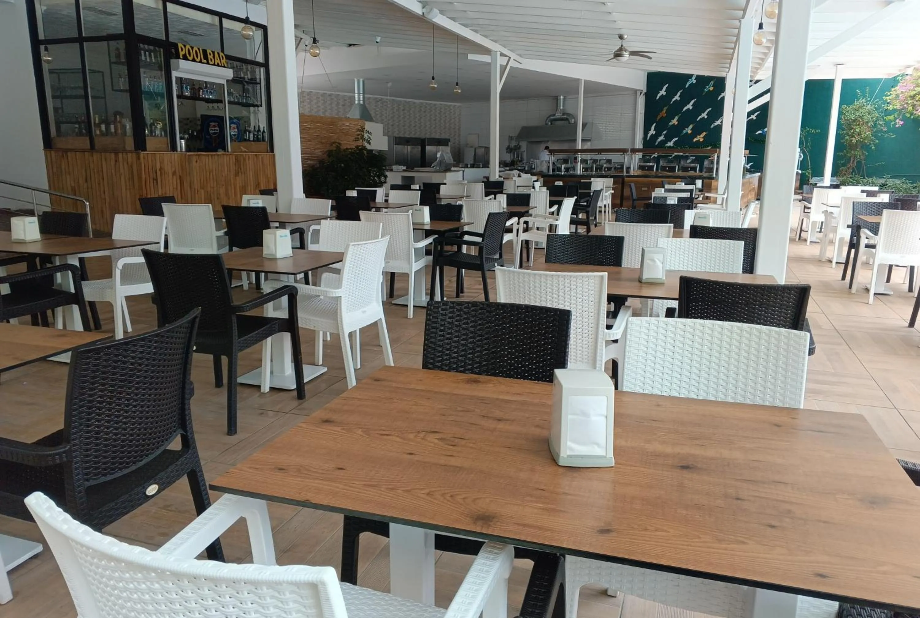 Restaurant/places to eat in UK Hotel Kiriş