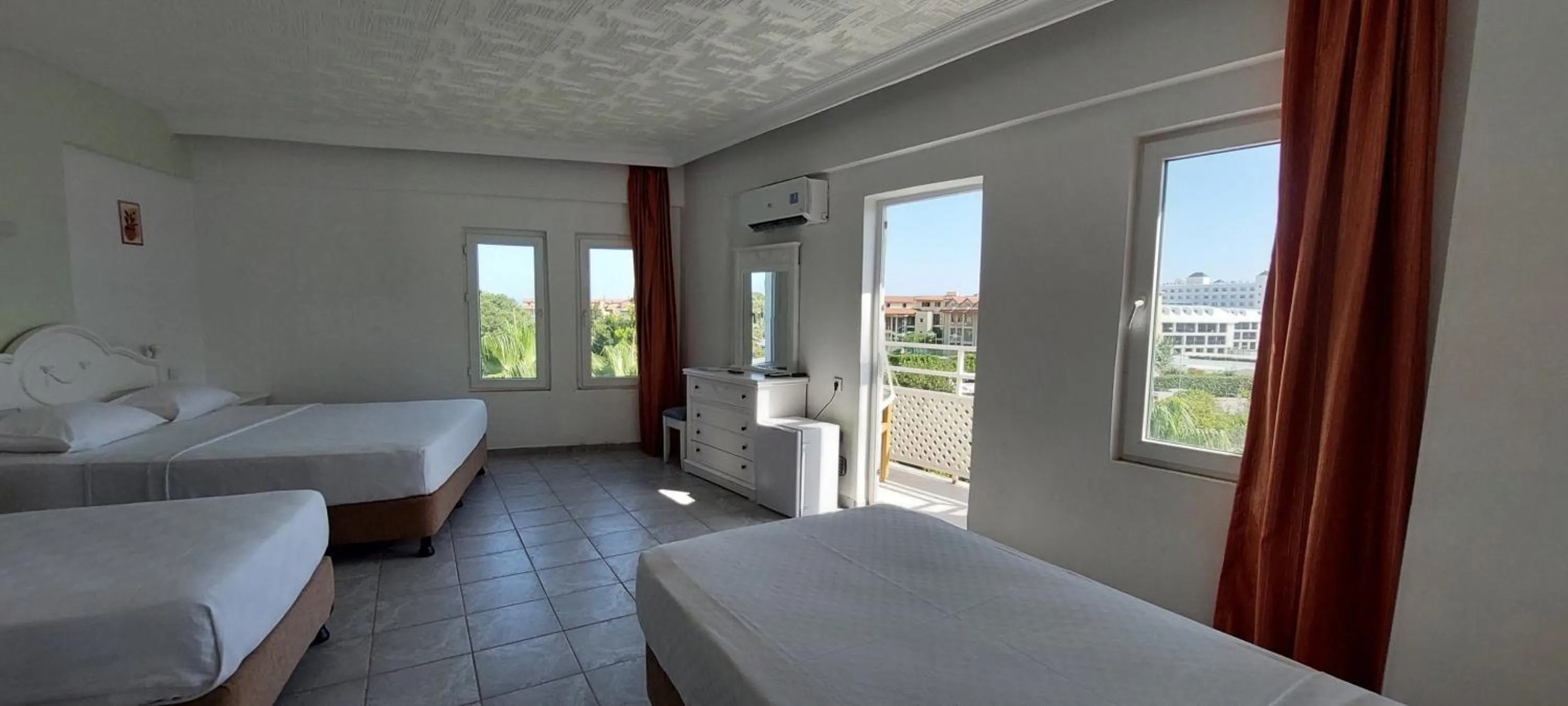 Bed in UK Hotel Kiriş