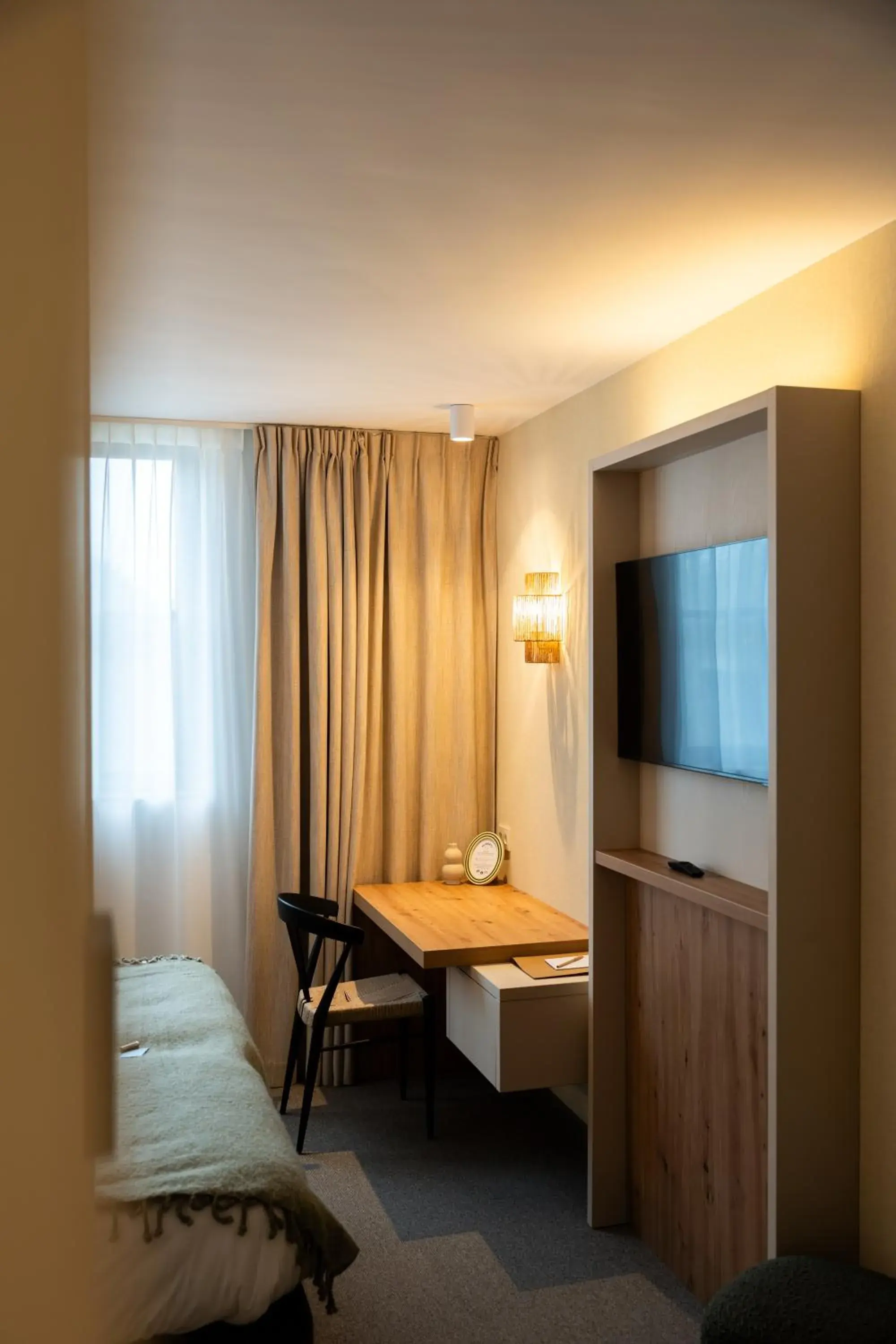 Bed in Factory Hotel Bed in Factory Hotel